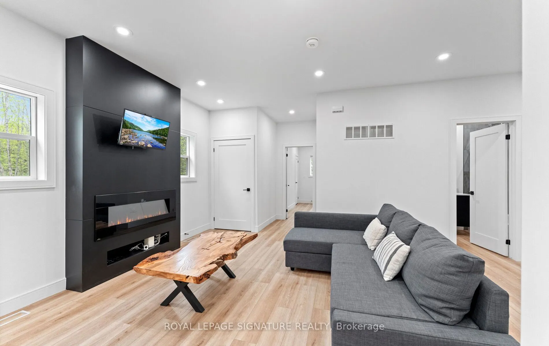 44 Sunnyshore Park Drive