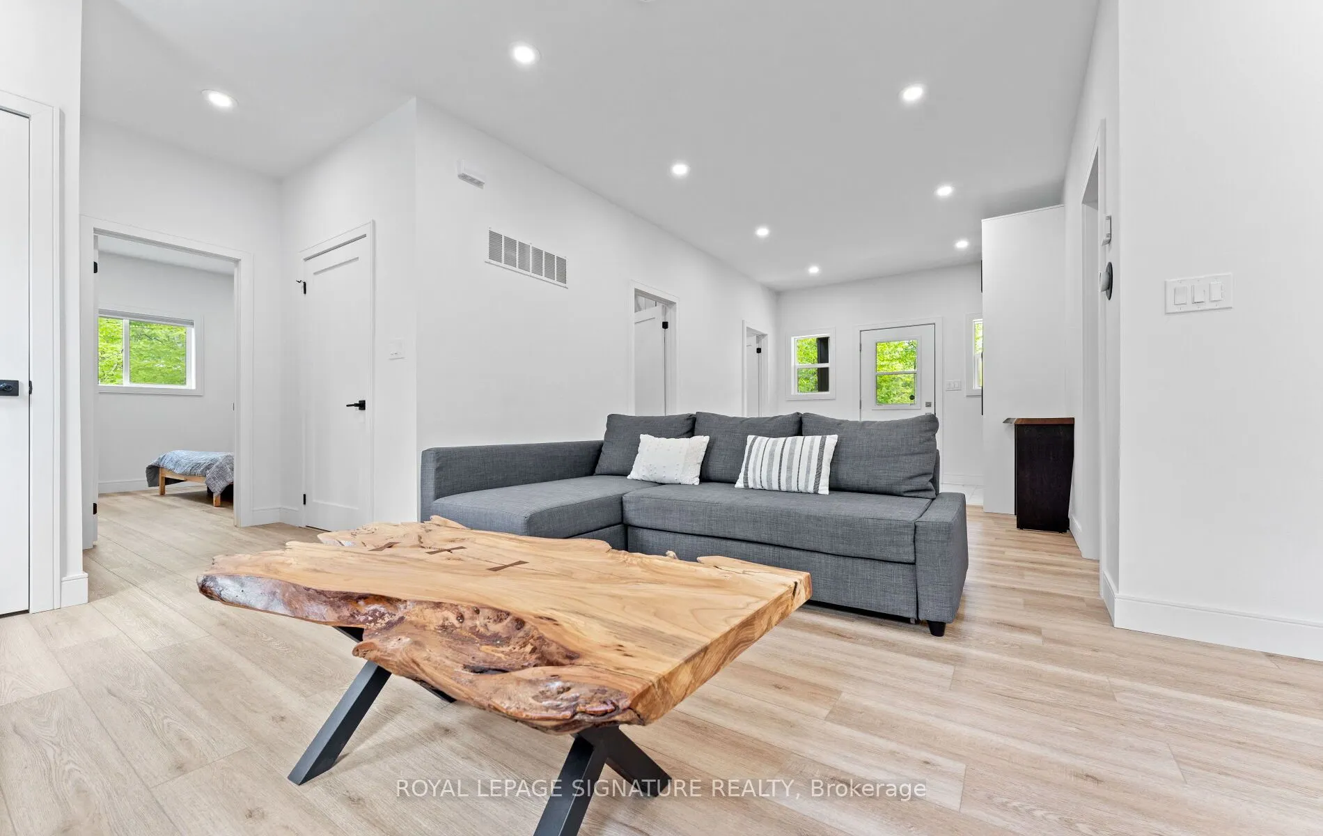 44 Sunnyshore Park Drive