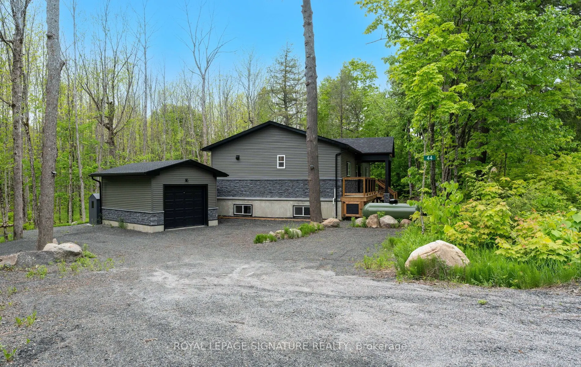 44 Sunnyshore Park Drive