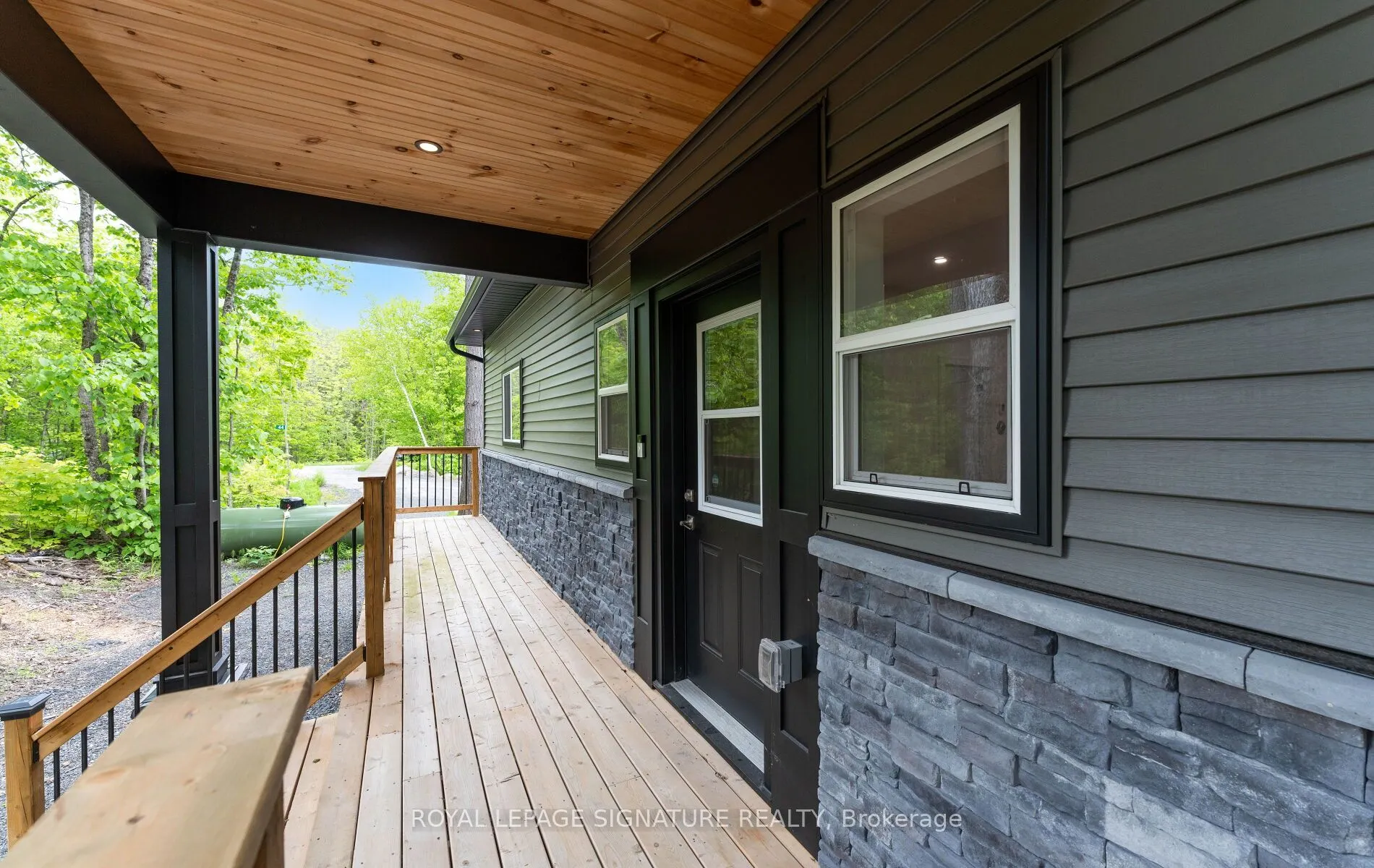 44 Sunnyshore Park Drive