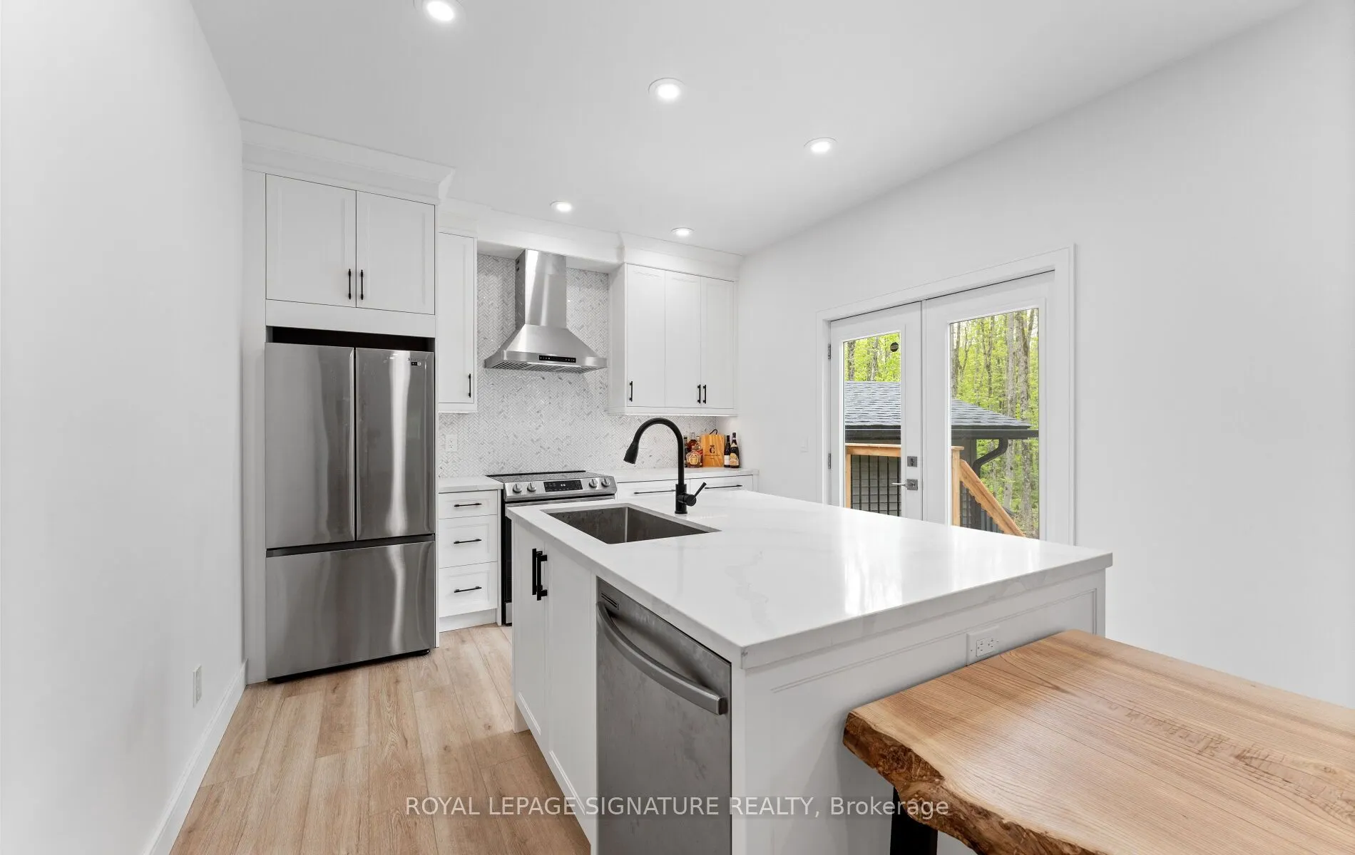44 Sunnyshore Park Drive