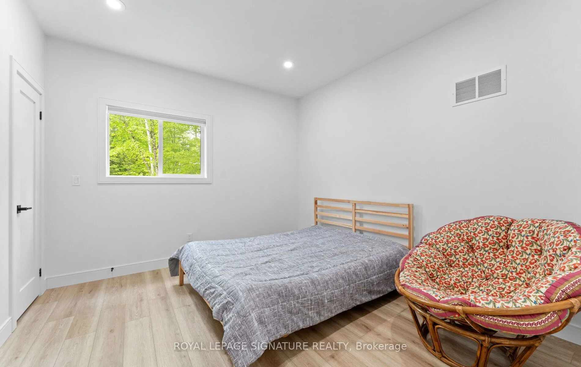 44 Sunnyshore Park Drive