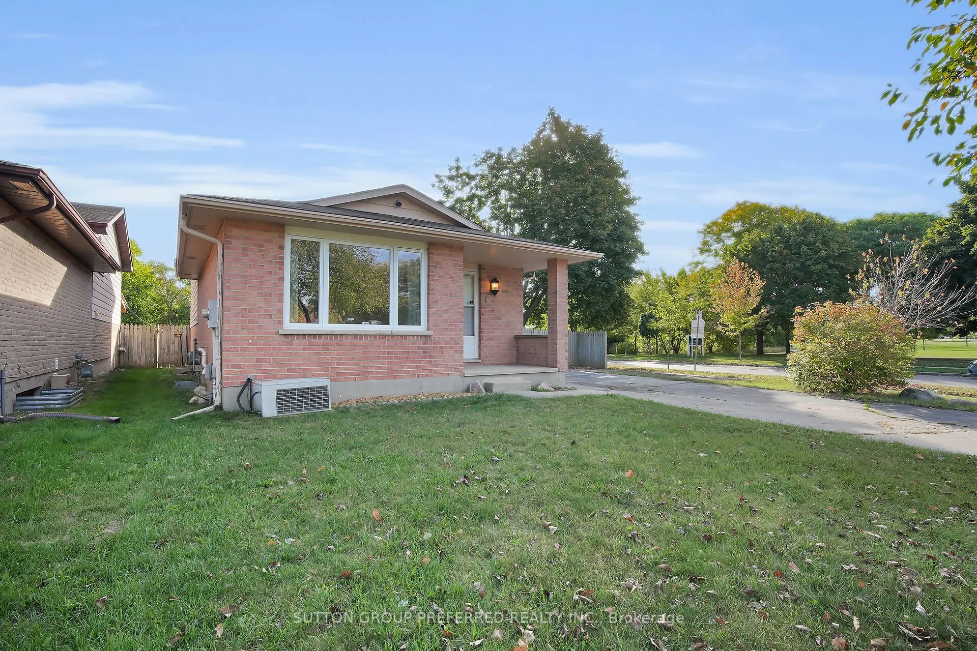 4 Corinth Court