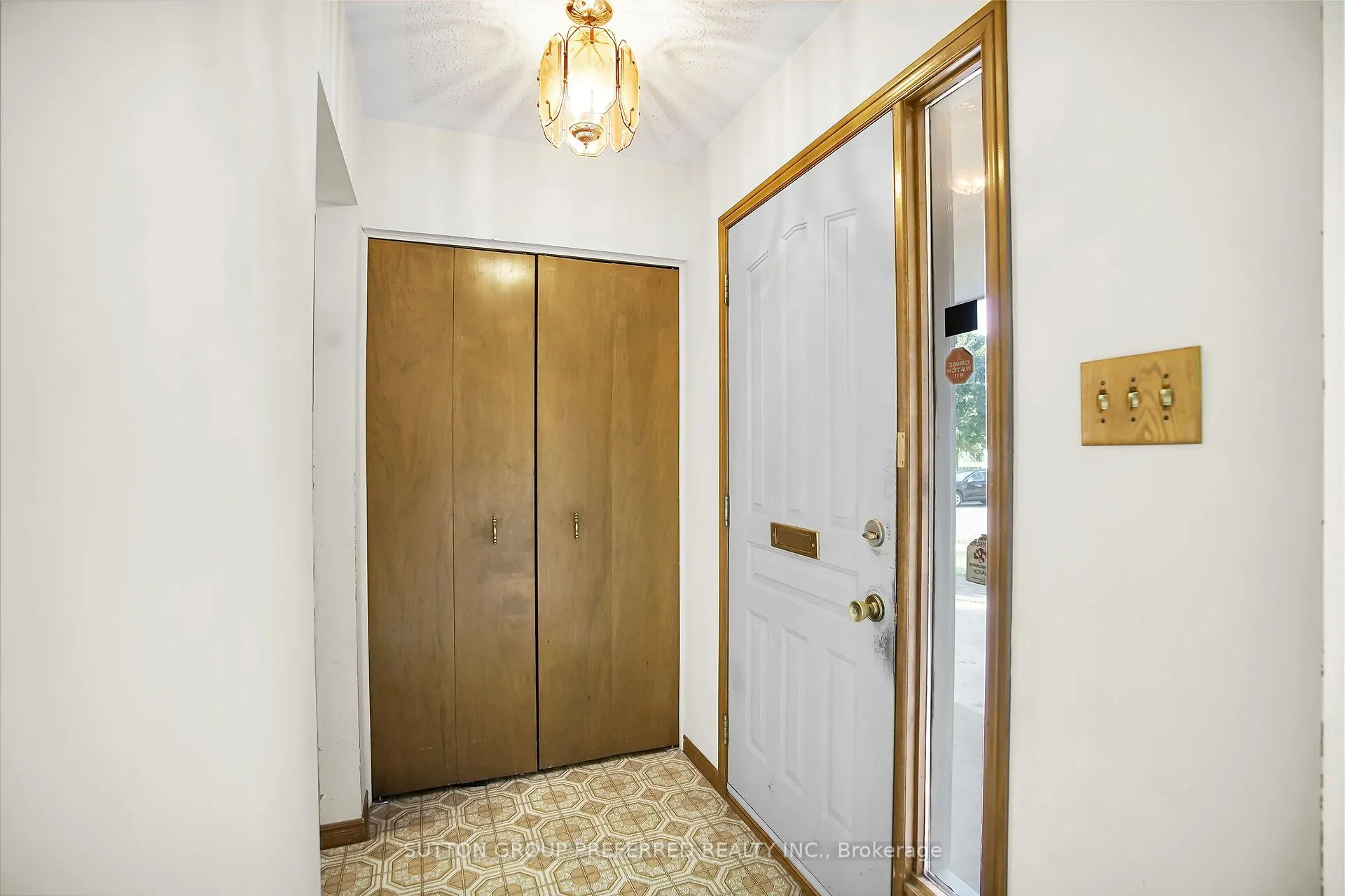 4 Corinth Court