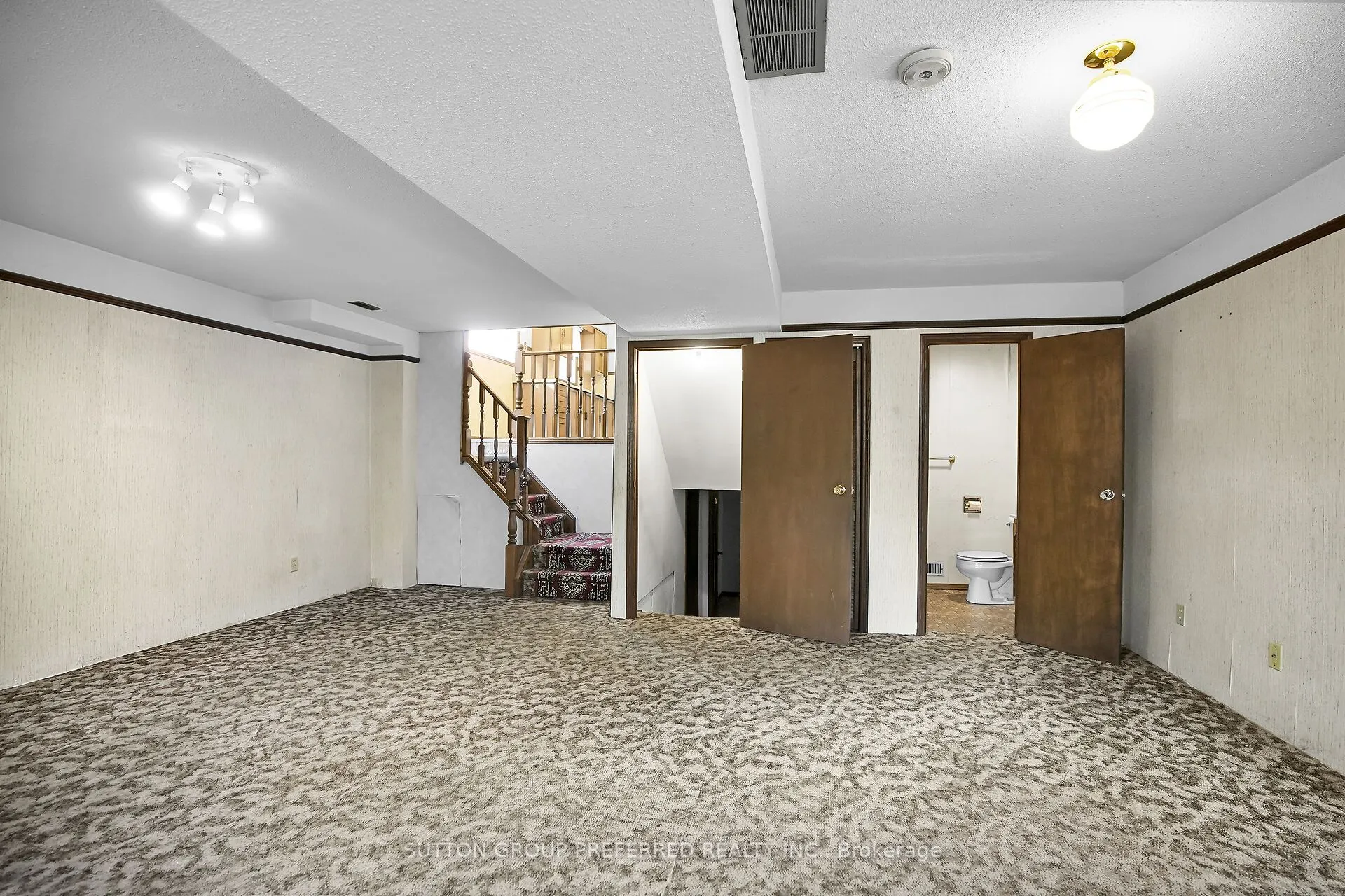 4 Corinth Court