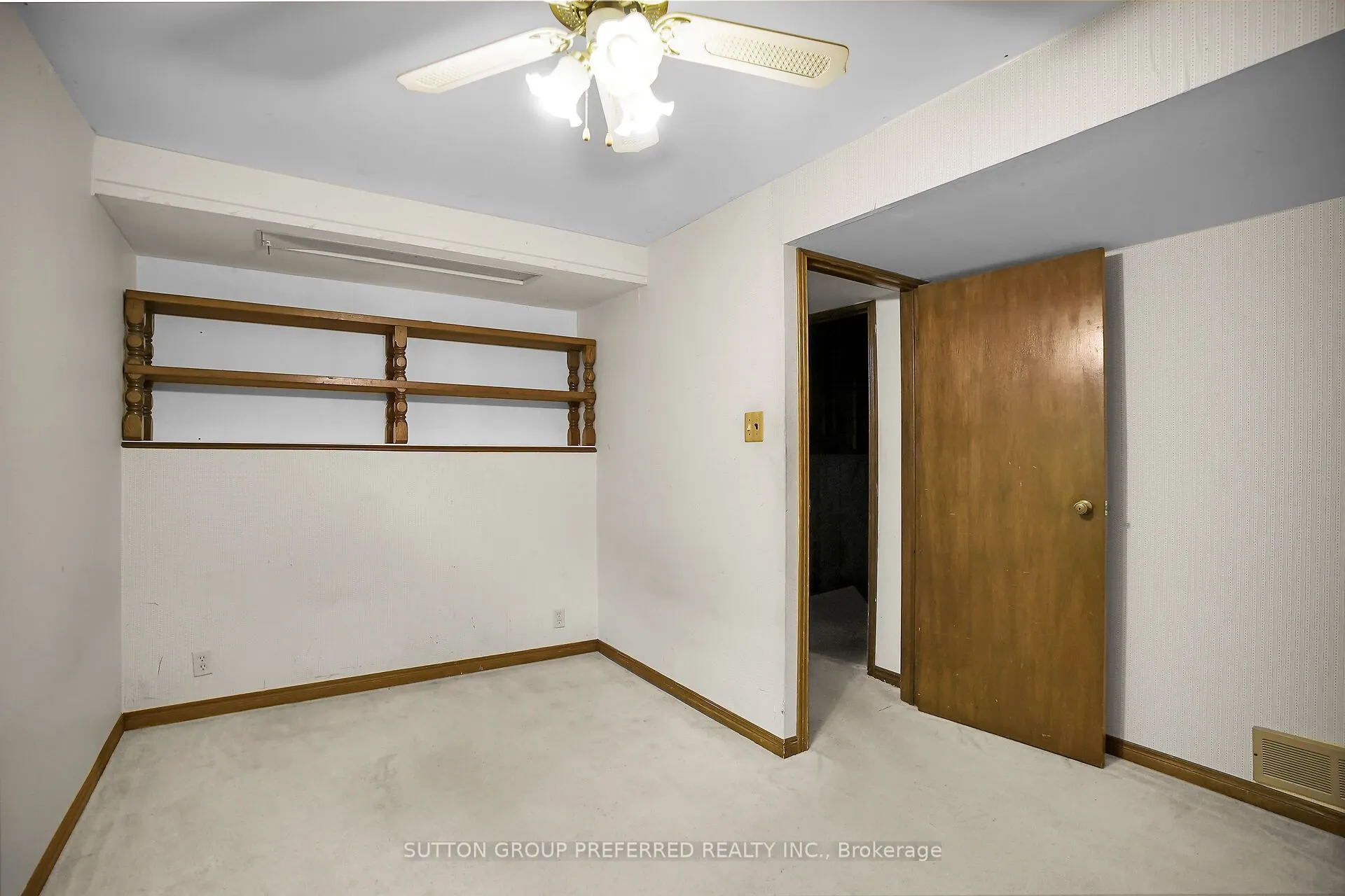4 Corinth Court