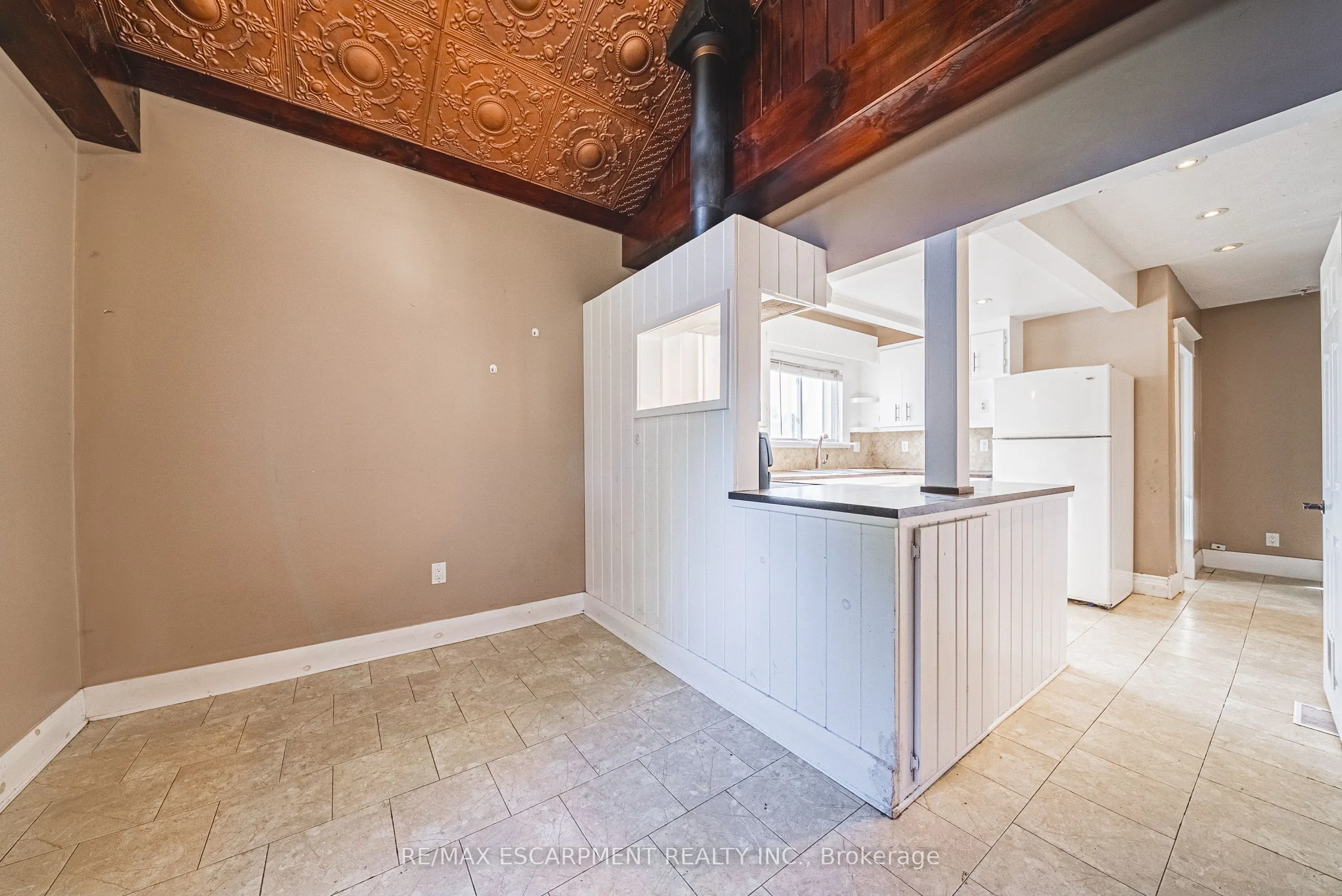 9589 Wellington 124 Road