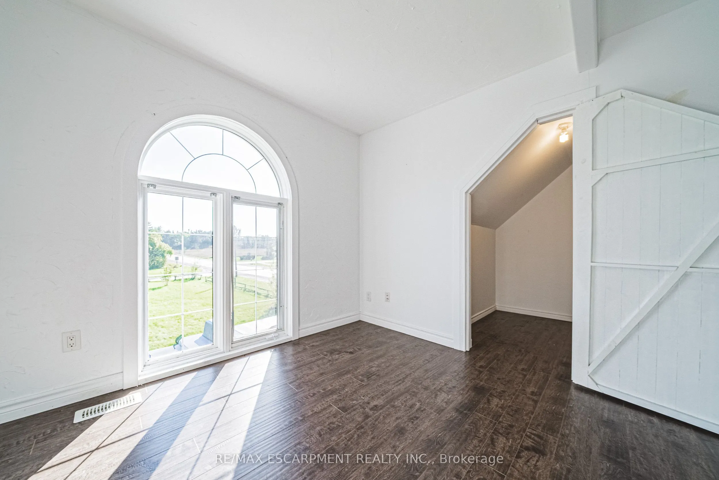 9589 Wellington 124 Road