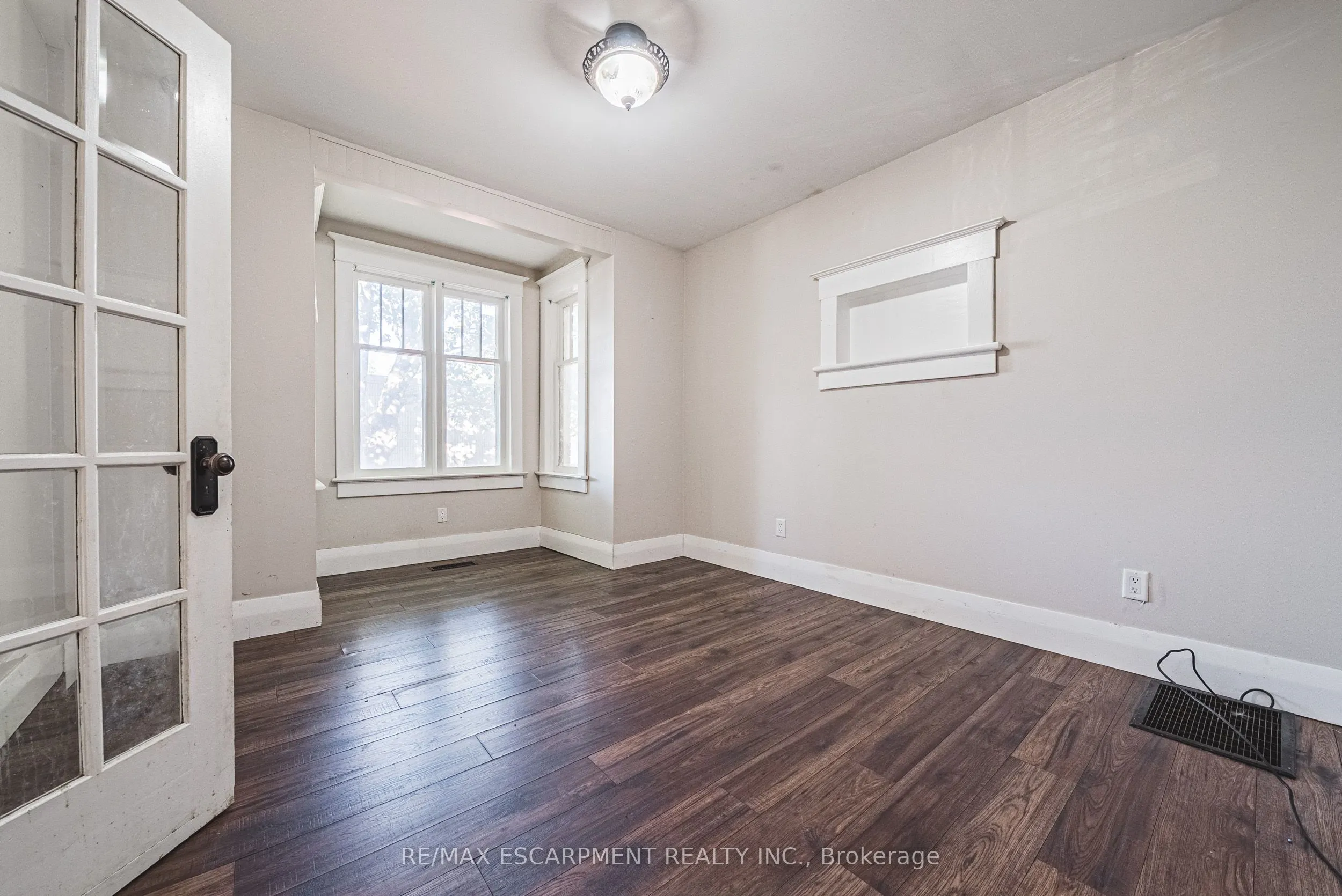 9589 Wellington 124 Road