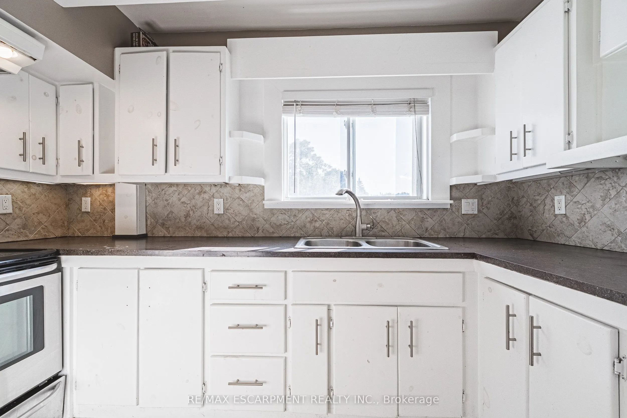 9589 Wellington 124 Road