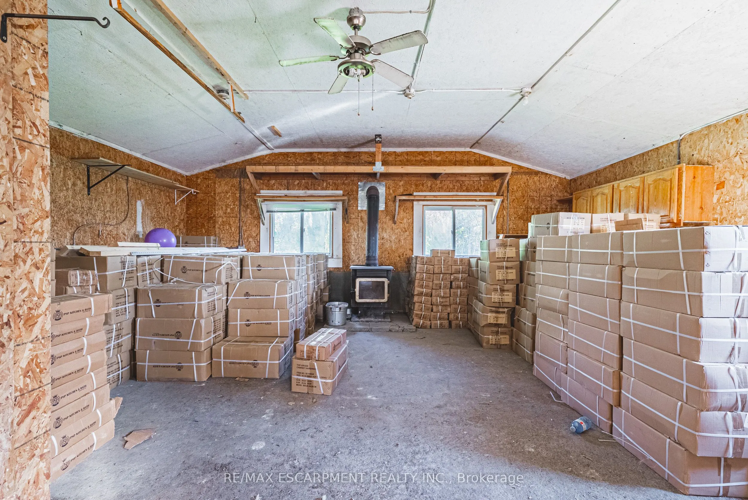 9589 Wellington 124 Road
