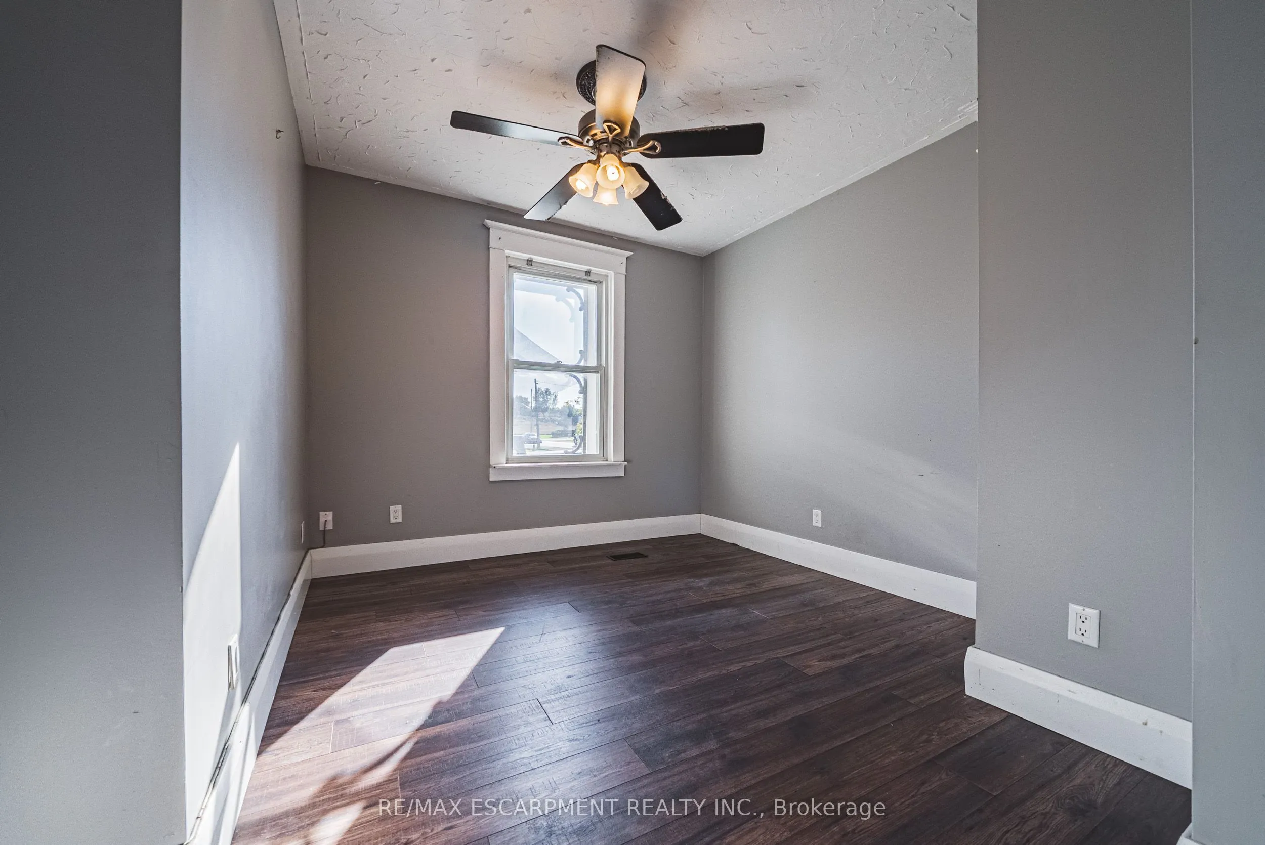 9589 Wellington 124 Road