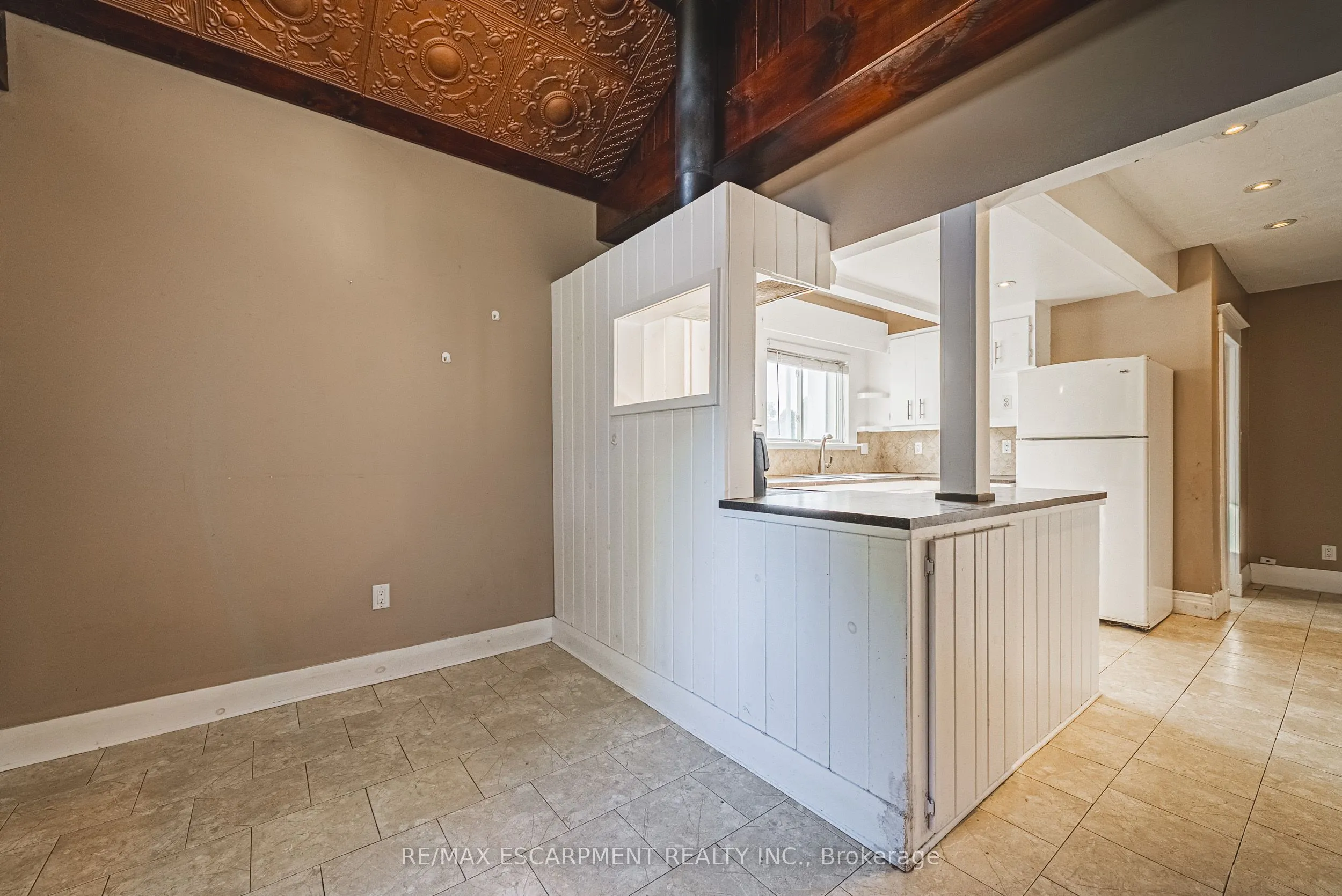 9589 Wellington 124 Road