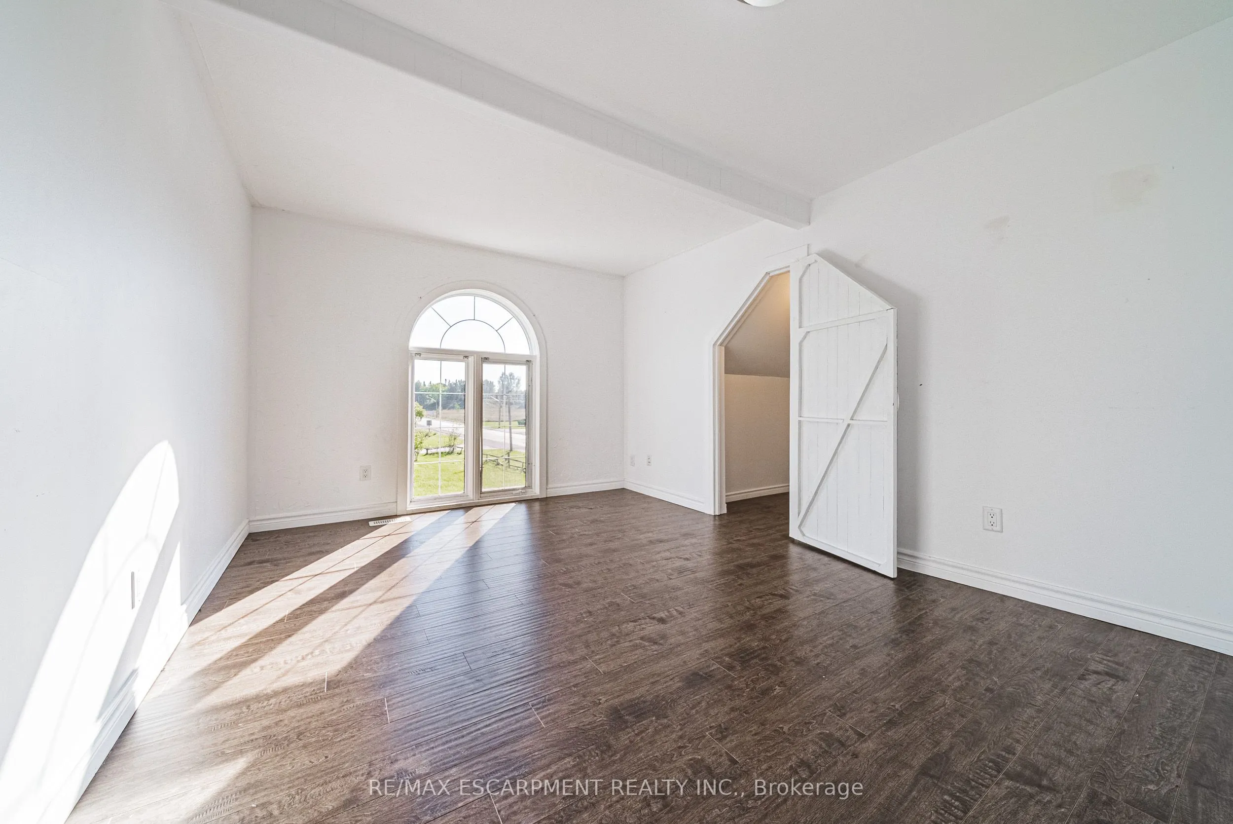 9589 Wellington 124 Road