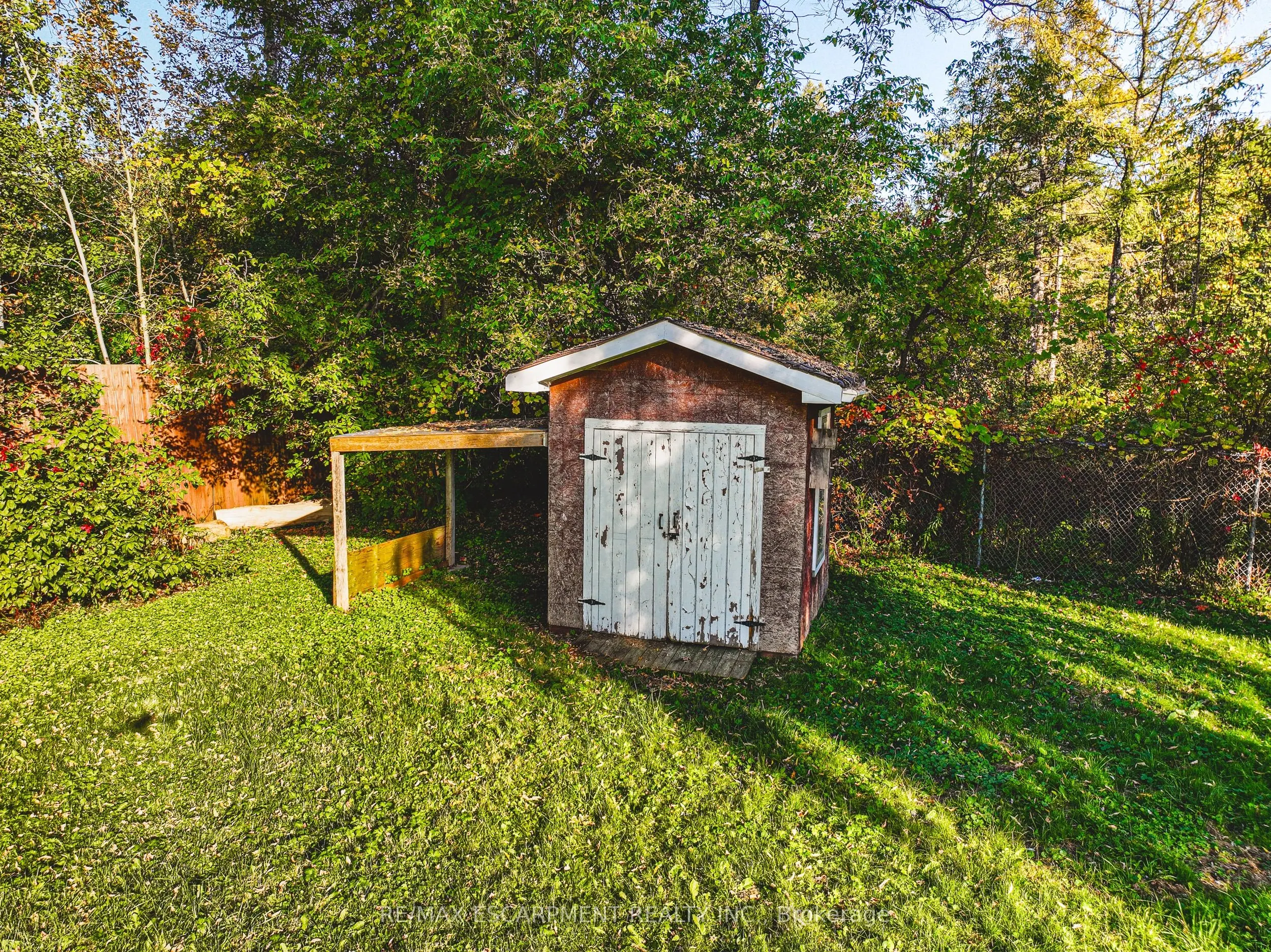 9589 Wellington 124 Road