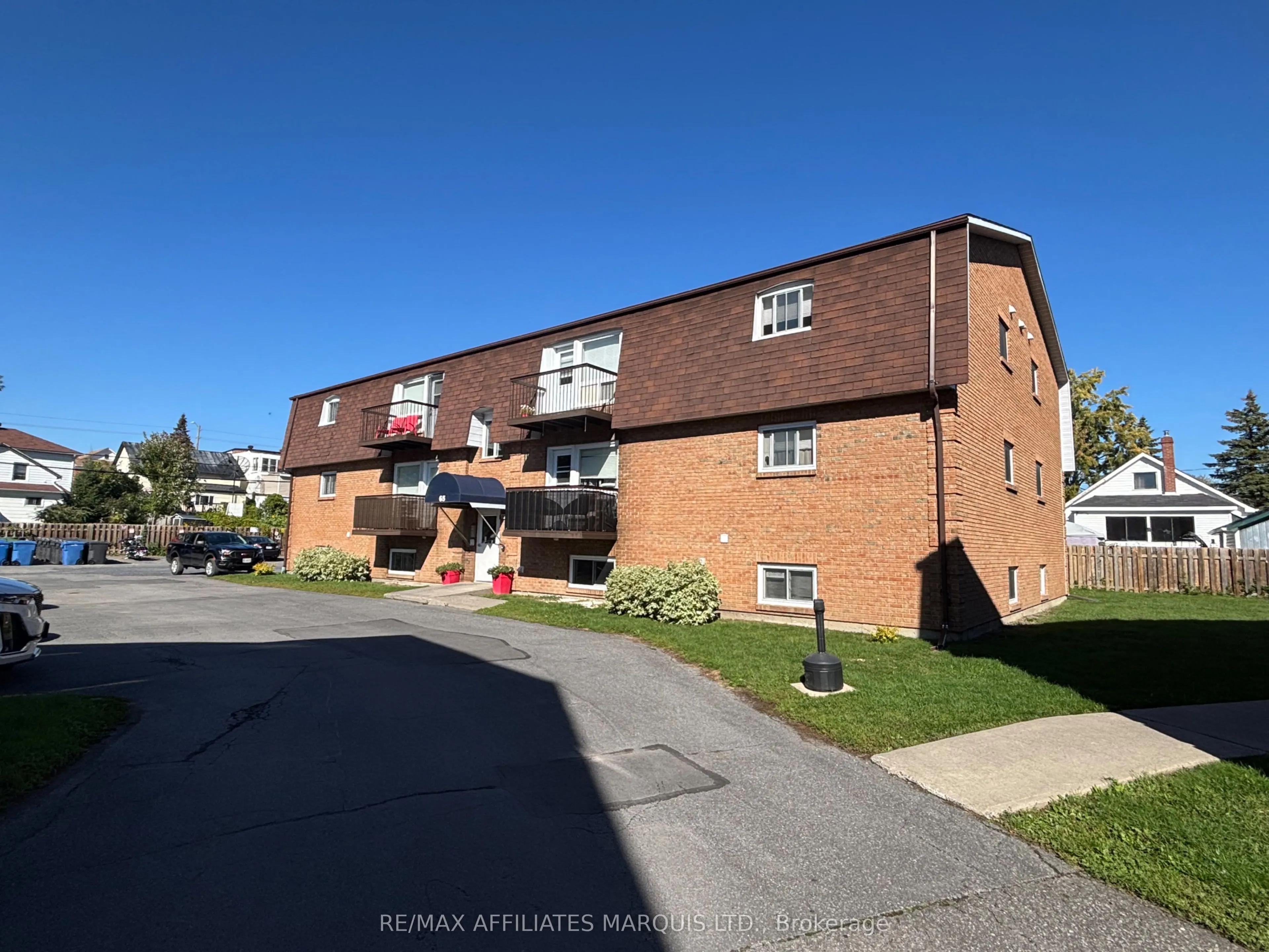 65 Race Street, #4