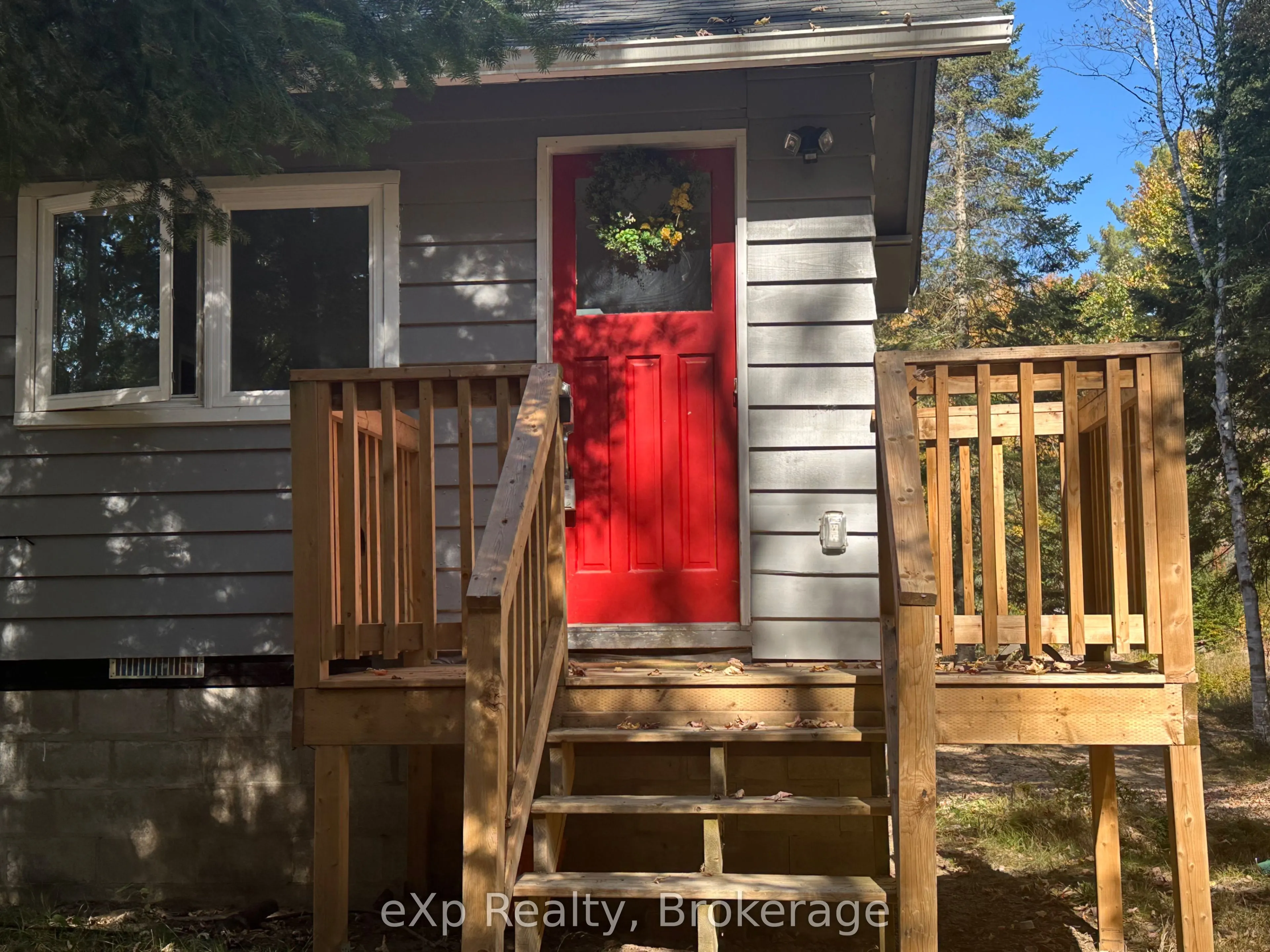 61 Robert Road W