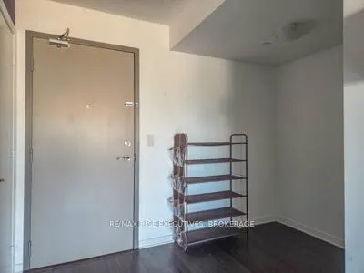 121 Queen Street, #601