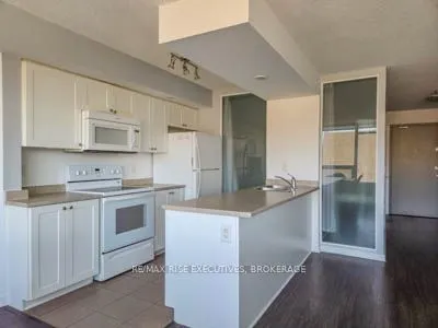 121 Queen Street, #601