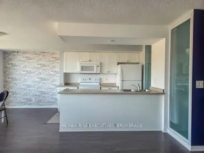 121 Queen Street, #601