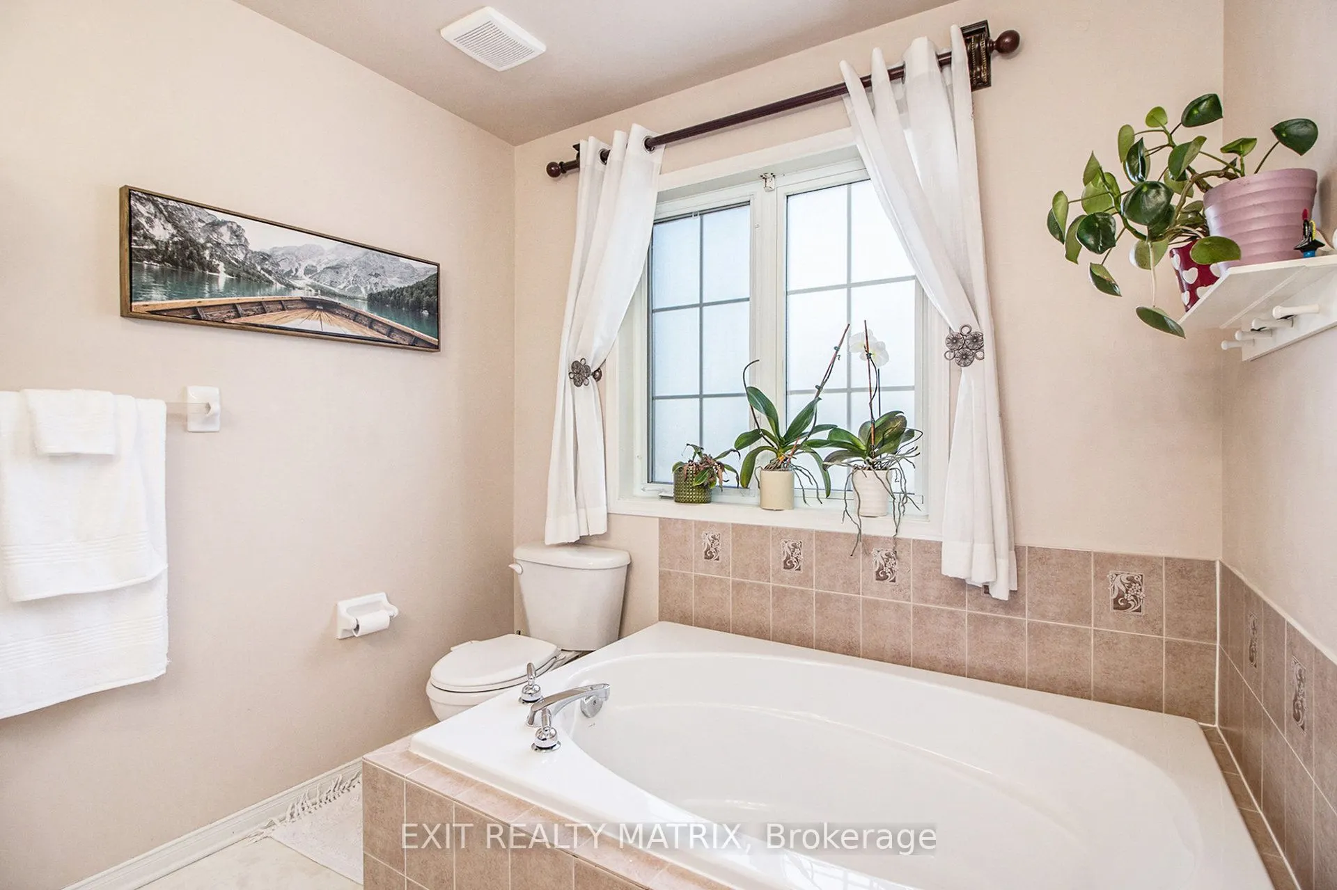 2205 Blue Willow Crescent