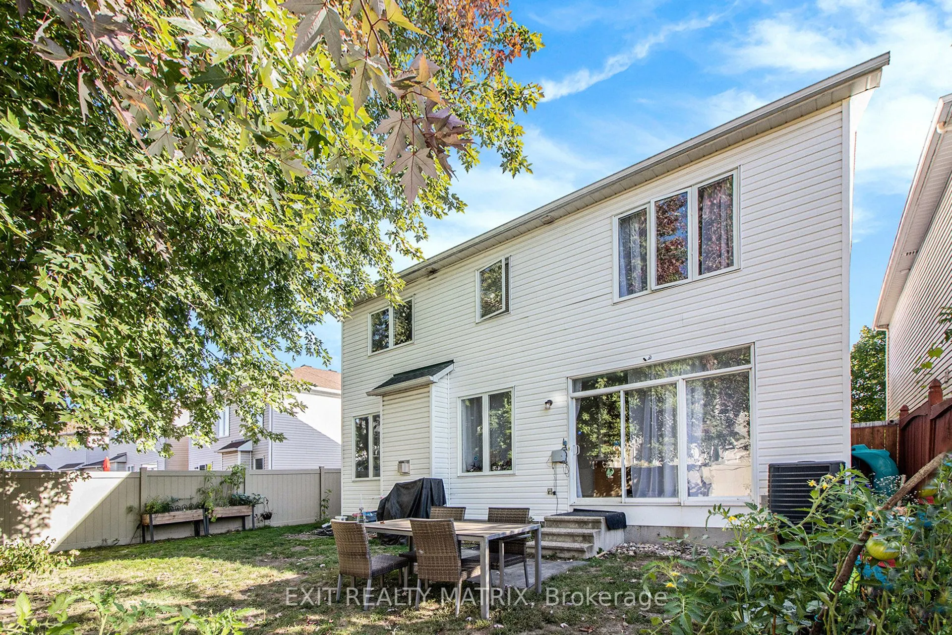 2205 Blue Willow Crescent