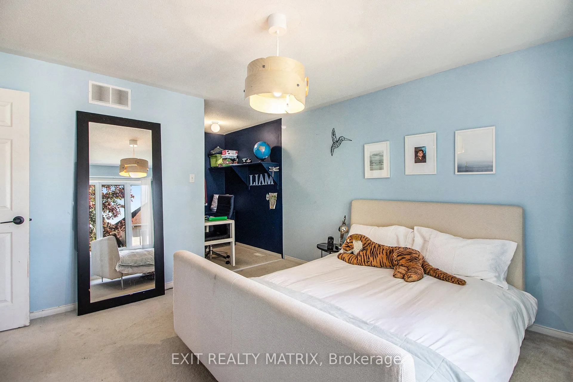 2205 Blue Willow Crescent