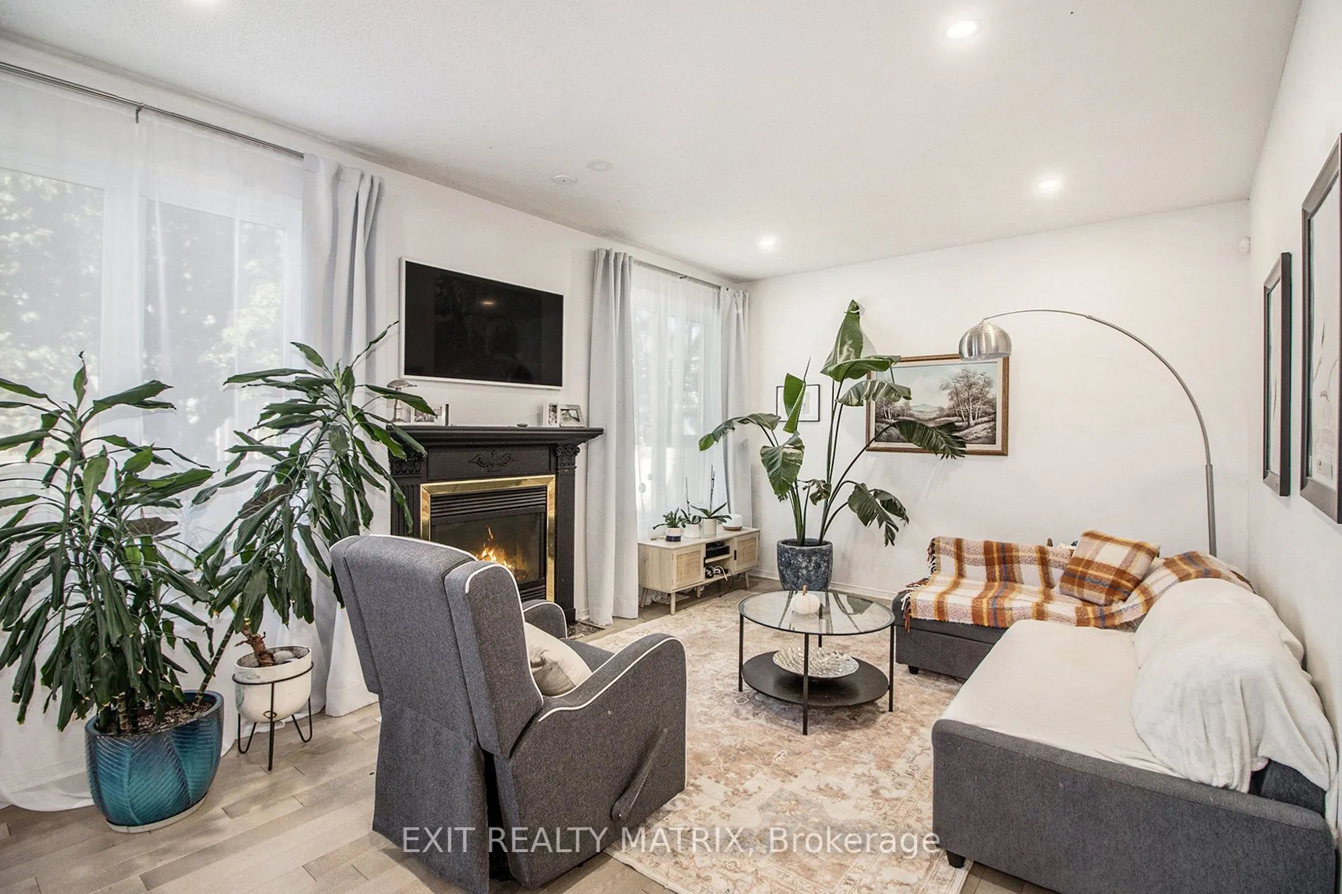 2205 Blue Willow Crescent