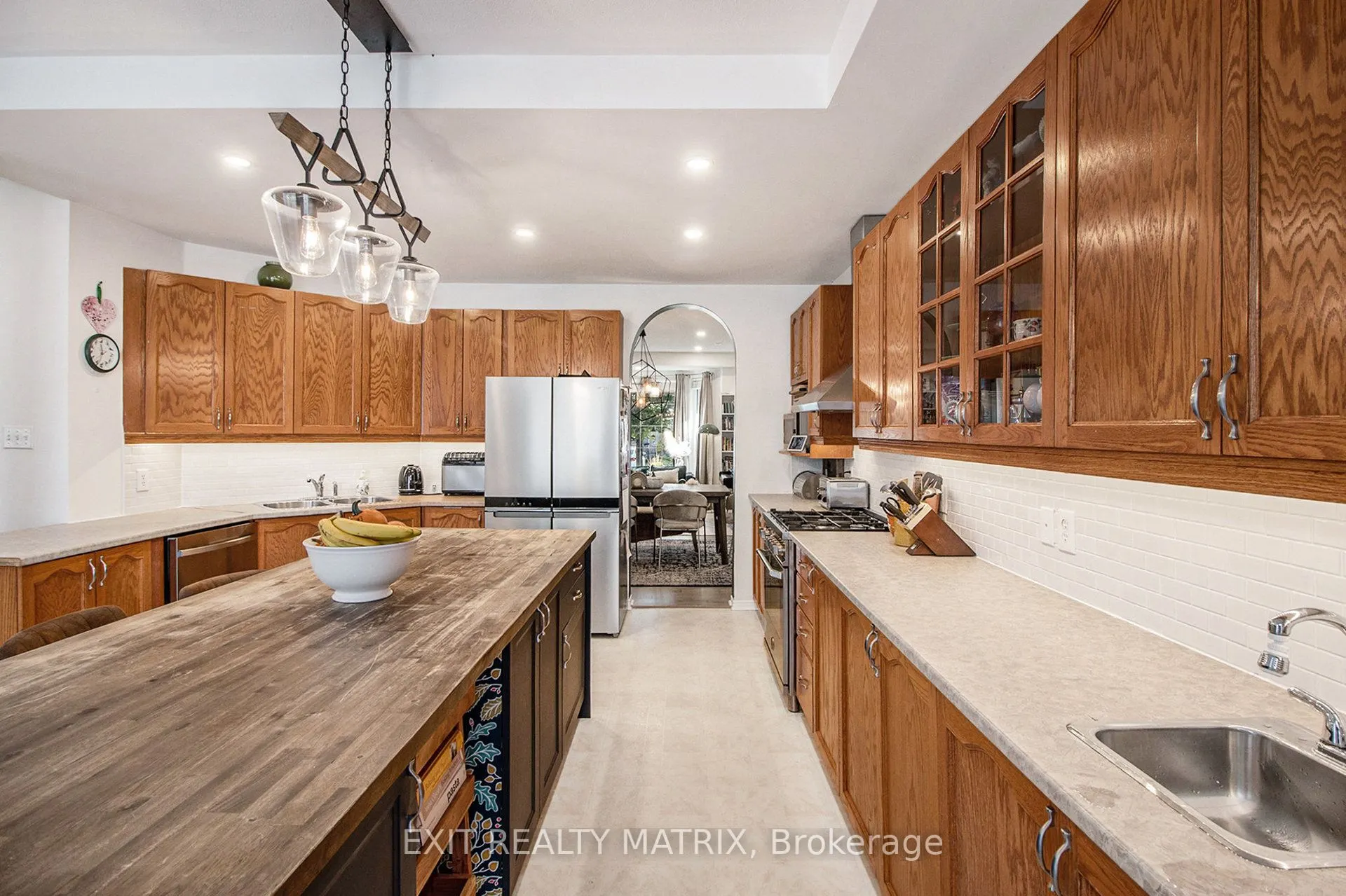 2205 Blue Willow Crescent