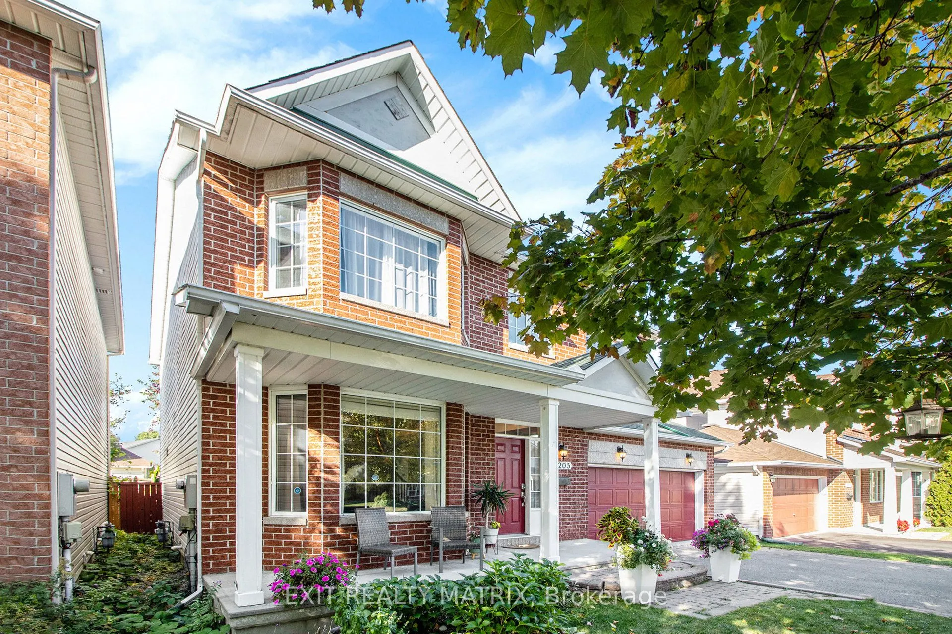 2205 Blue Willow Crescent