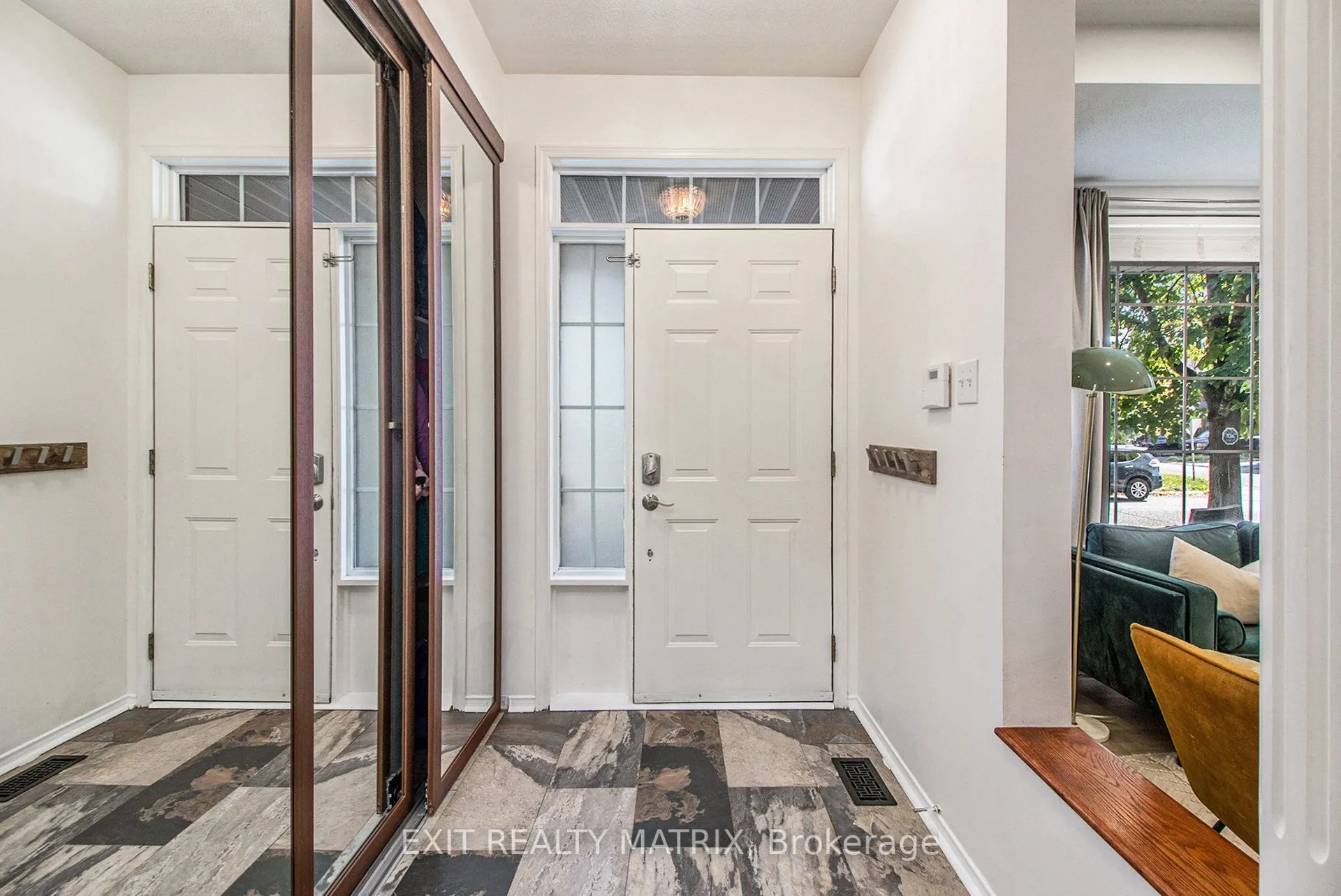 2205 Blue Willow Crescent