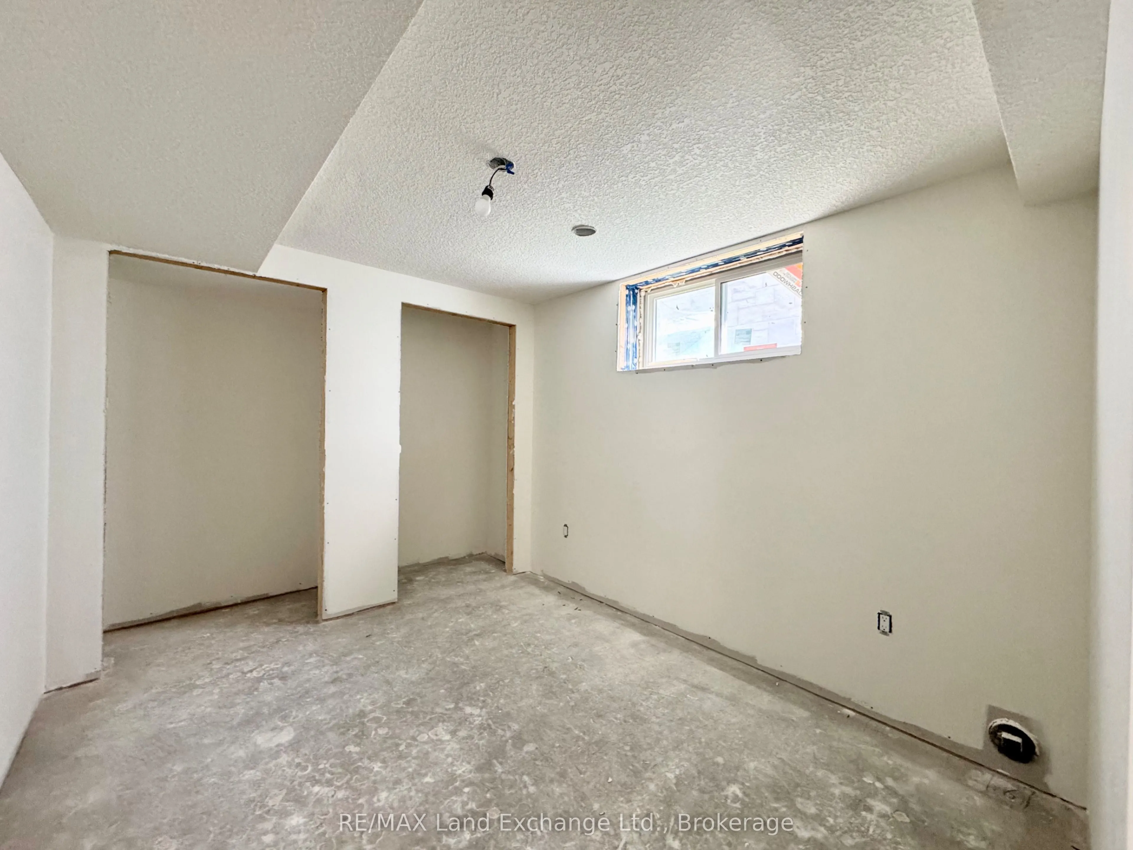 448 BURNSIDE Street