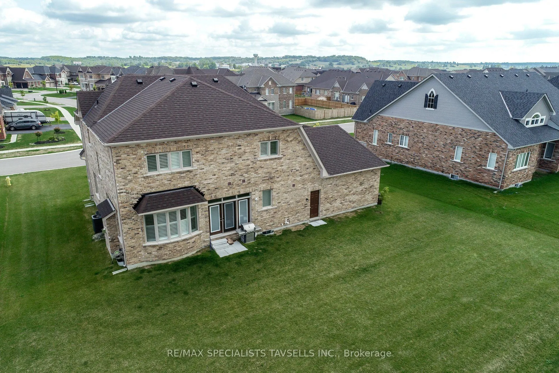 16 Meek Avenue