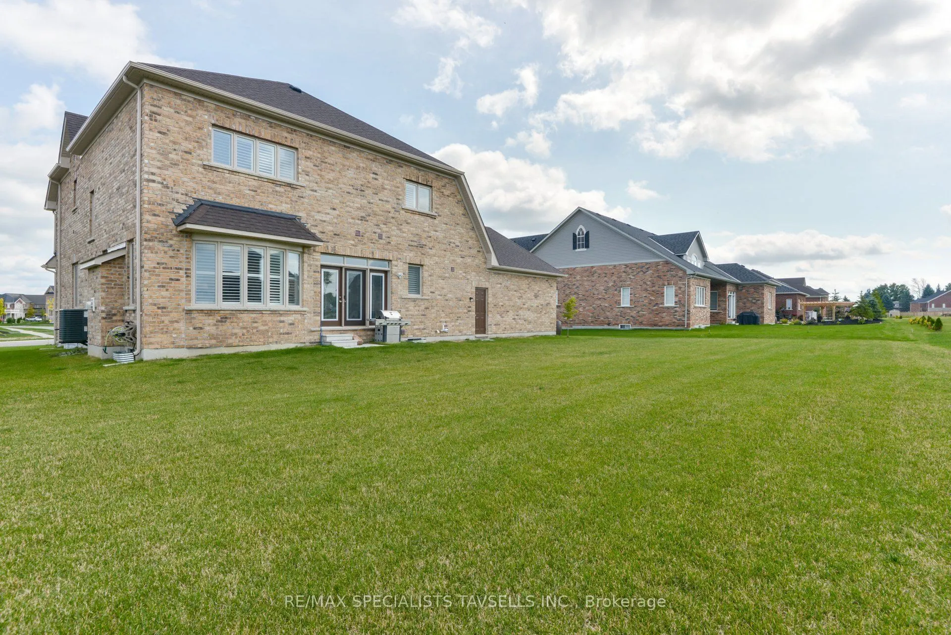 16 Meek Avenue