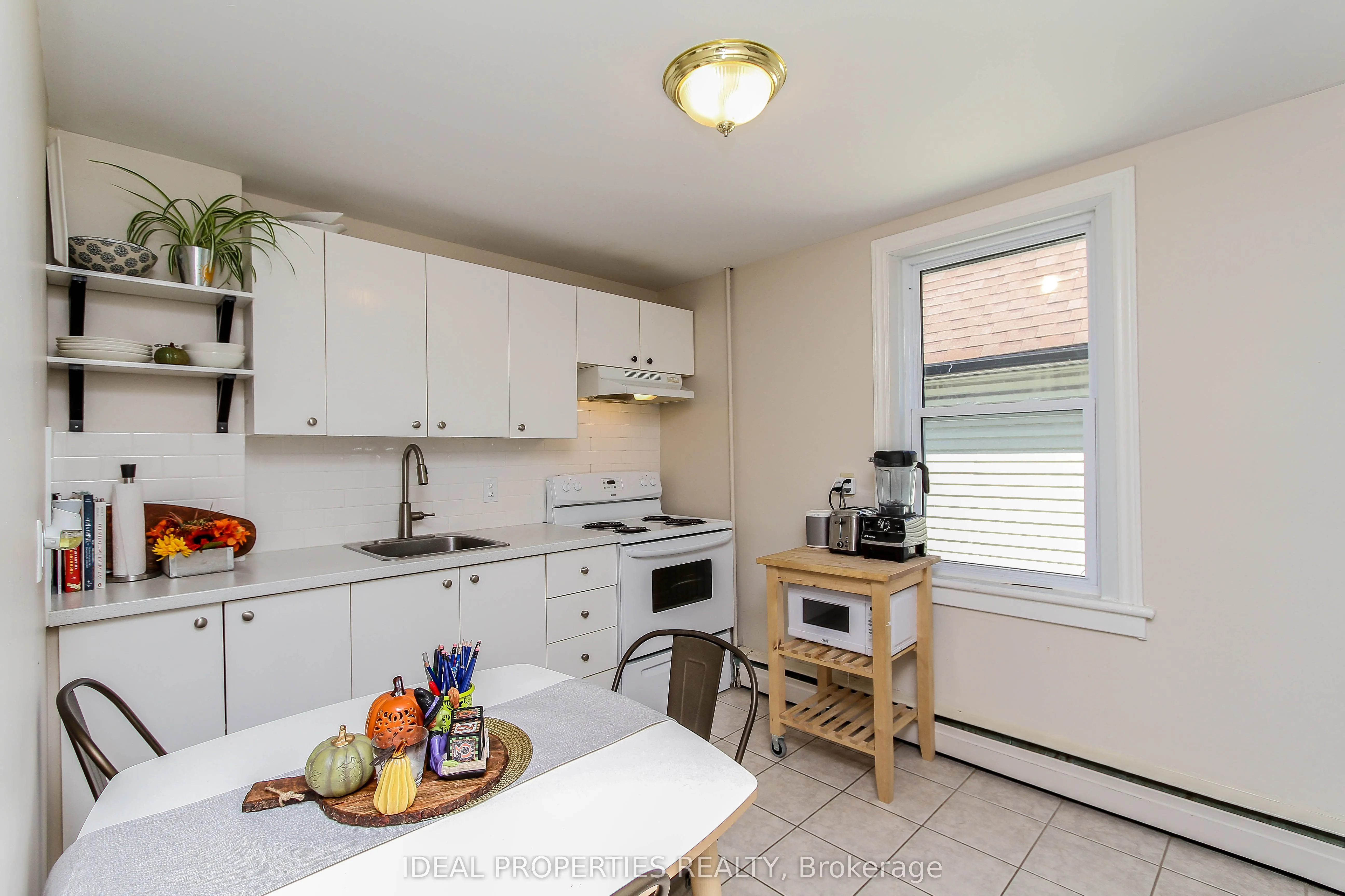 185 Louisa Street, #2