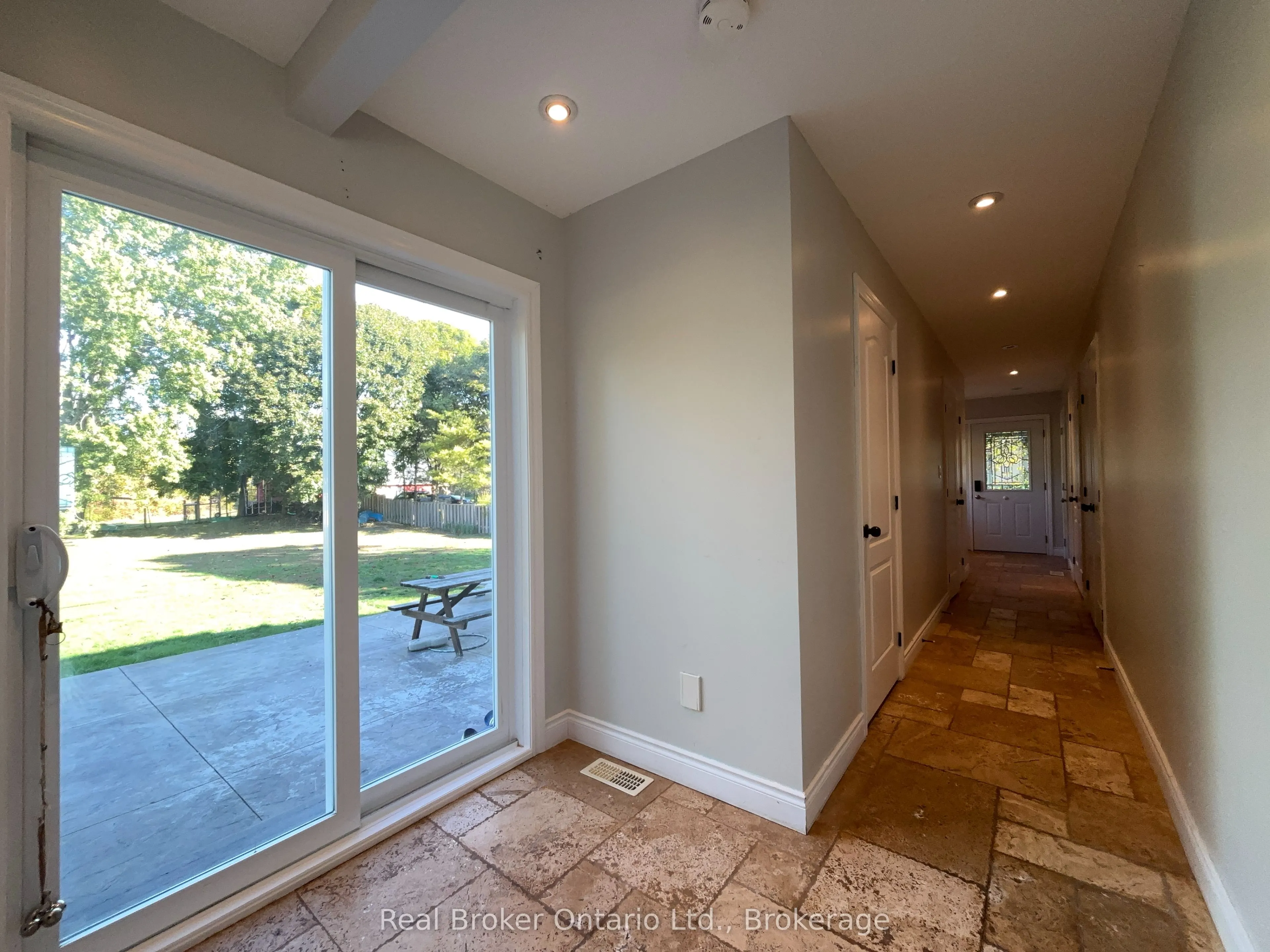 2801 North Shore Drive
