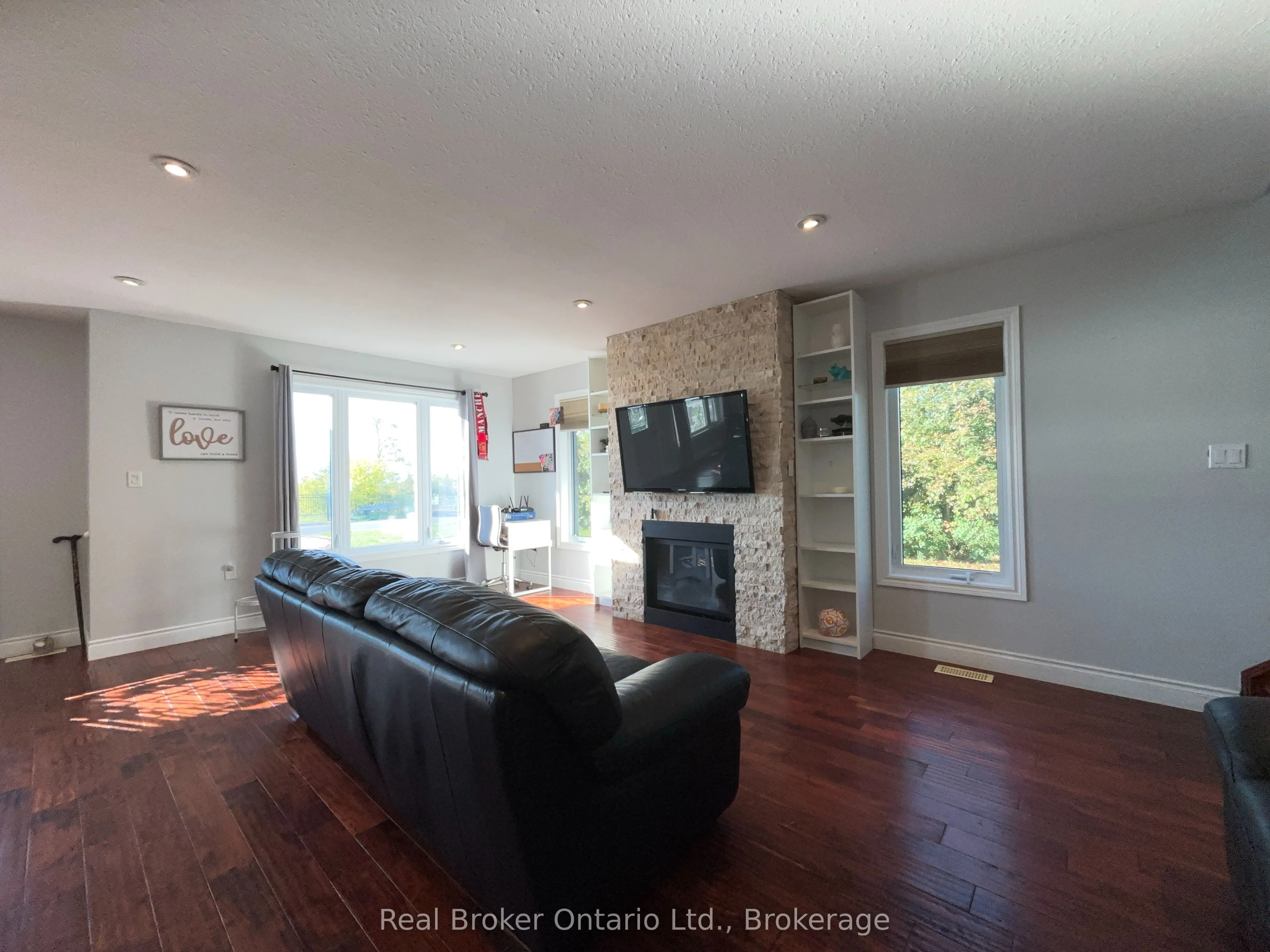 2801 North Shore Drive