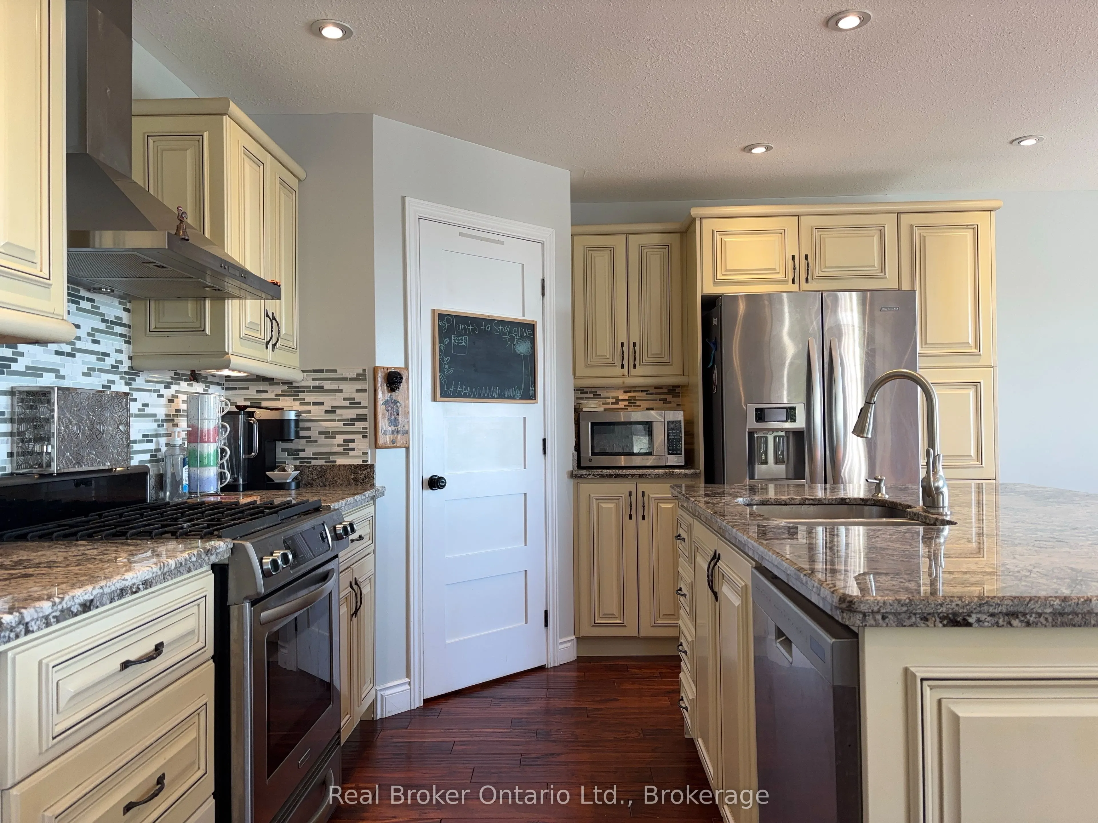 2801 North Shore Drive