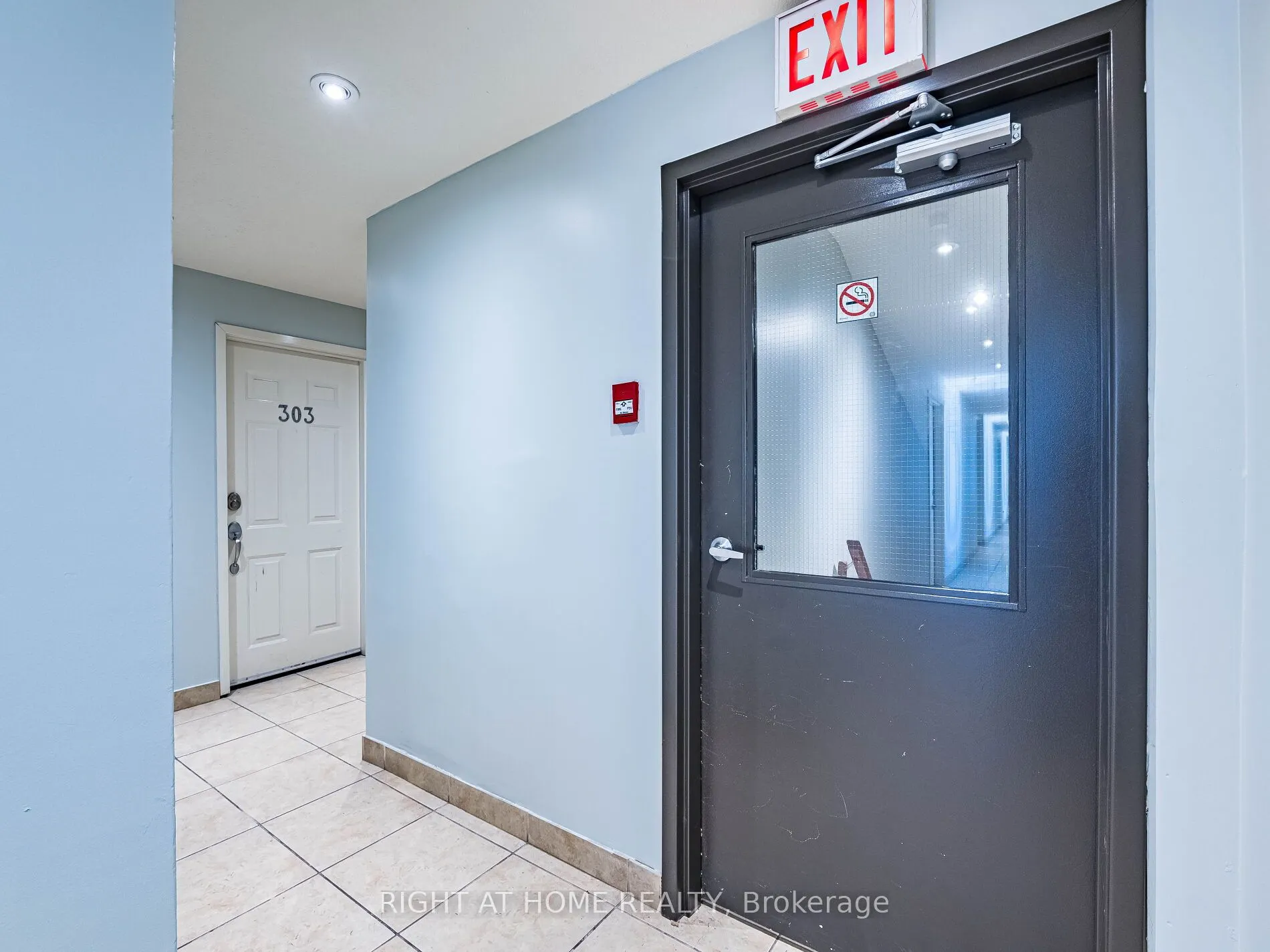 283 King Street E, #302