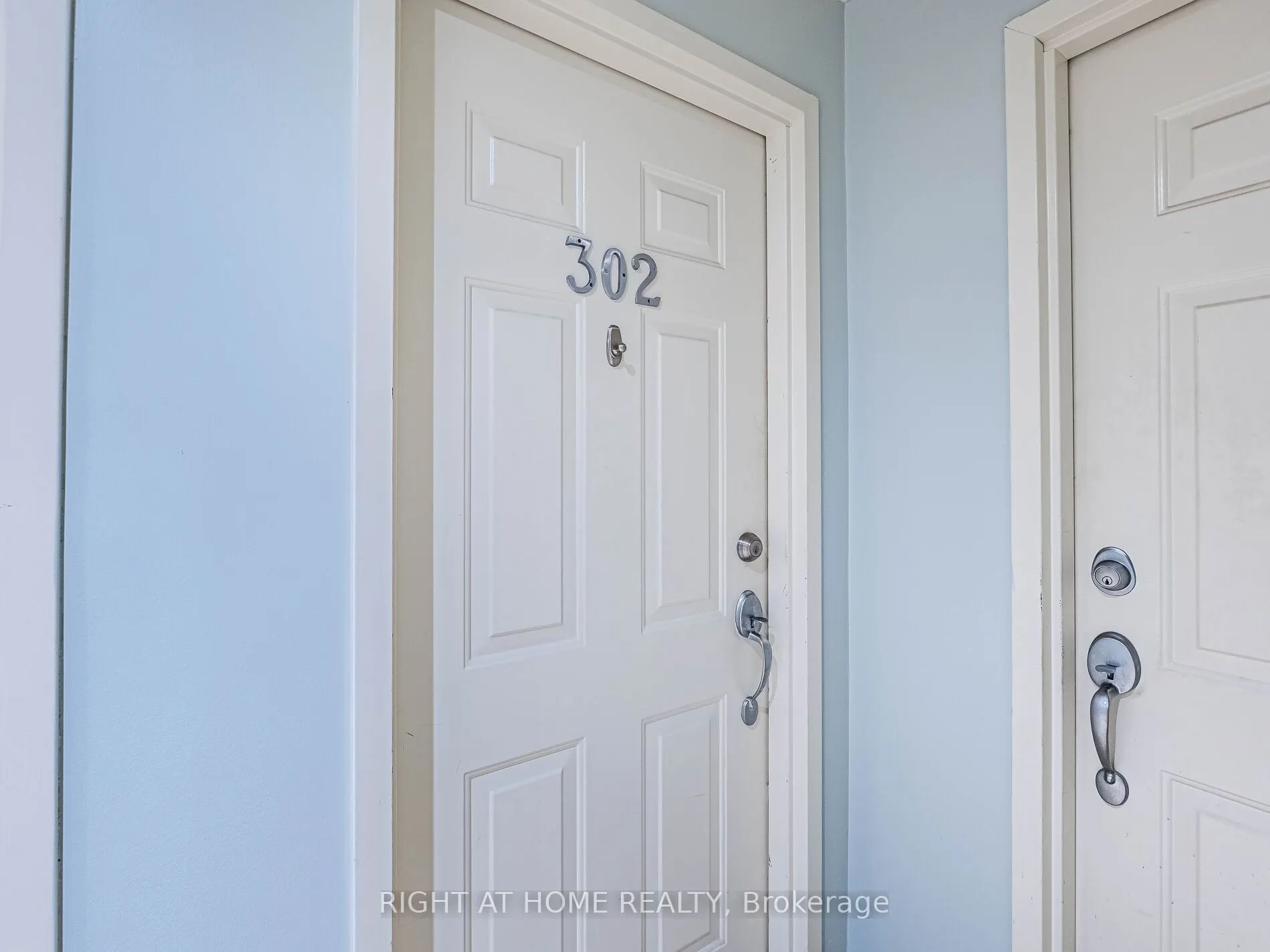 283 King Street E, #302