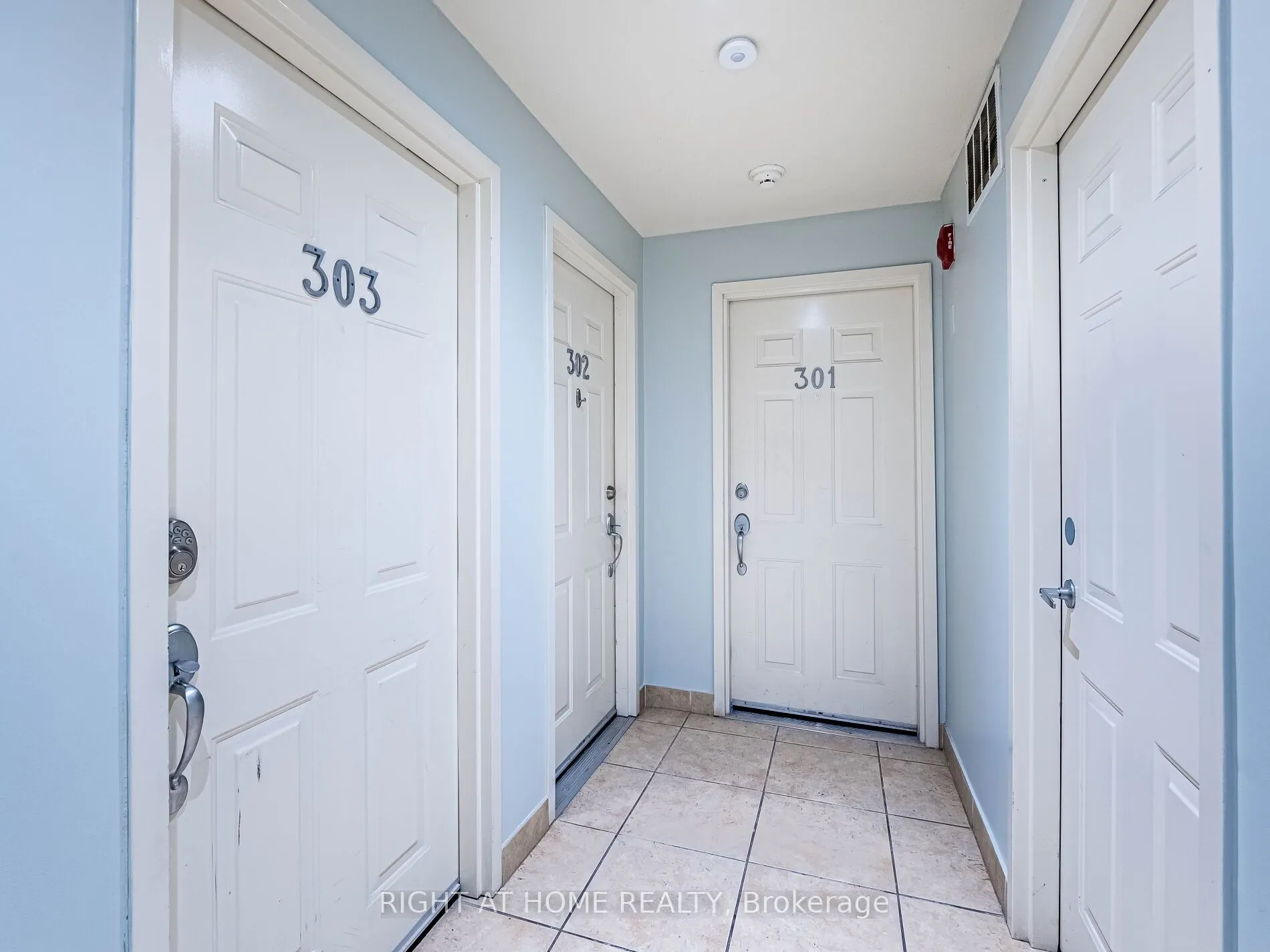 283 King Street E, #302
