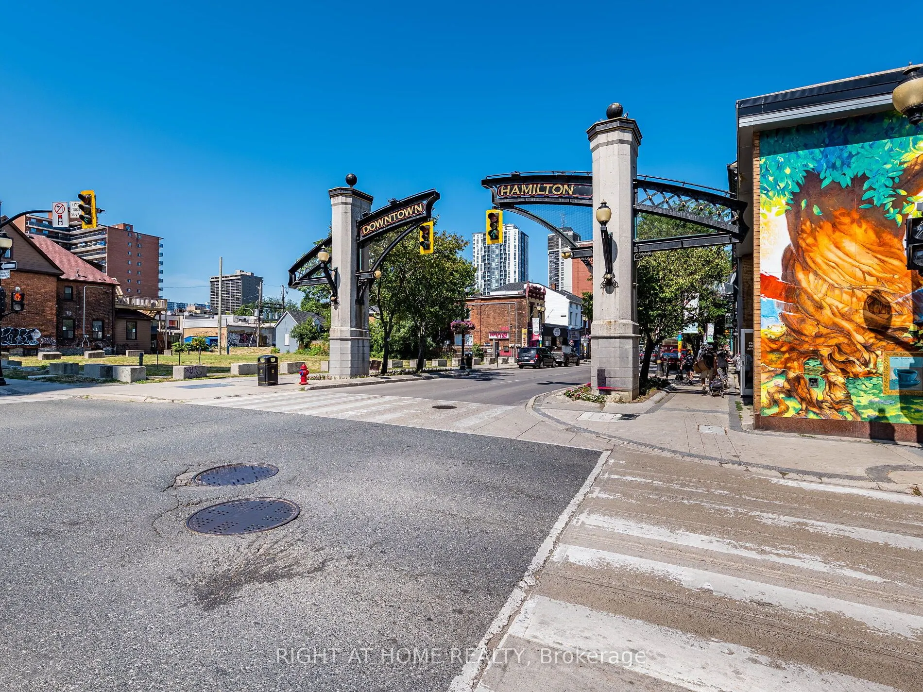 283 King Street E, #302