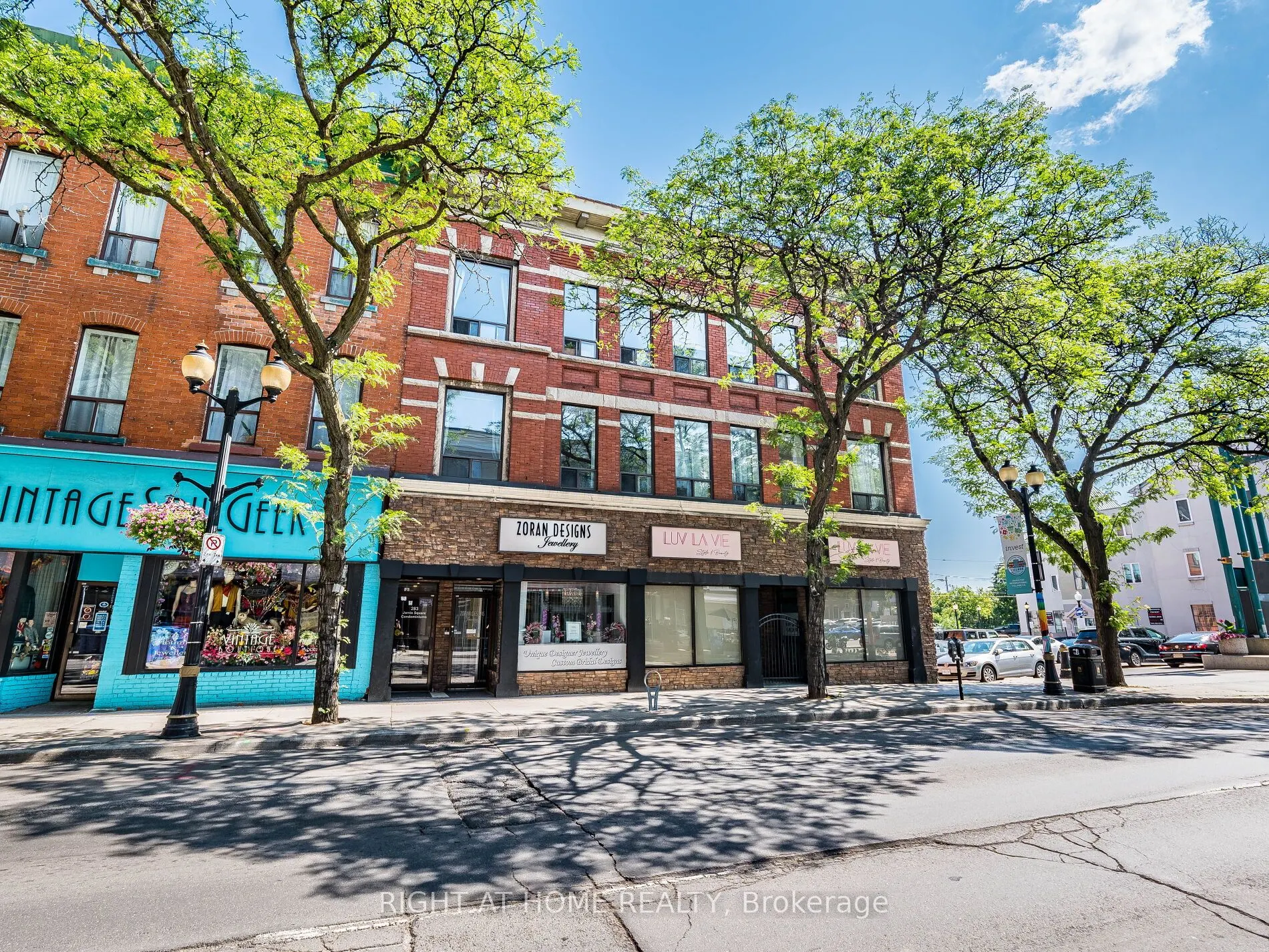 283 King Street E, #302