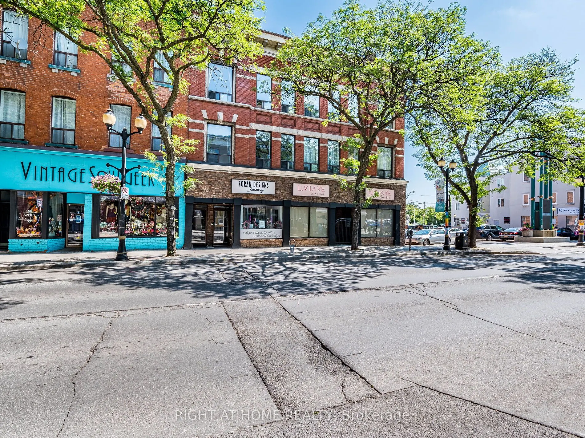 283 King Street E, #302