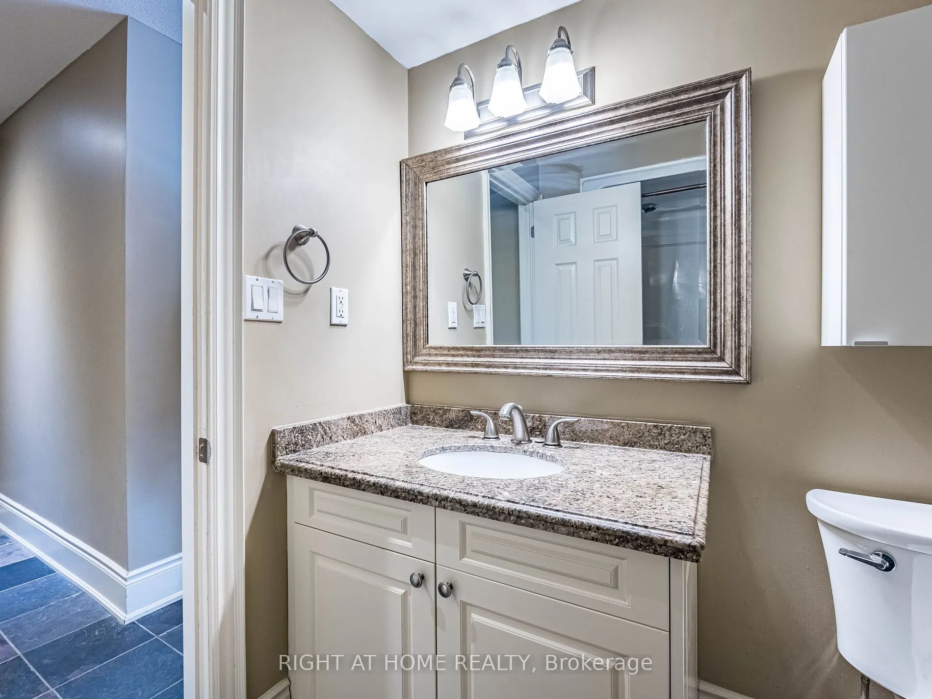 283 King Street E, #302