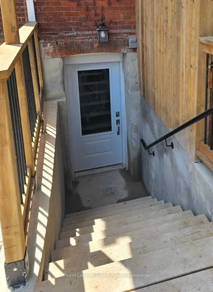 565 Peel Street, #4