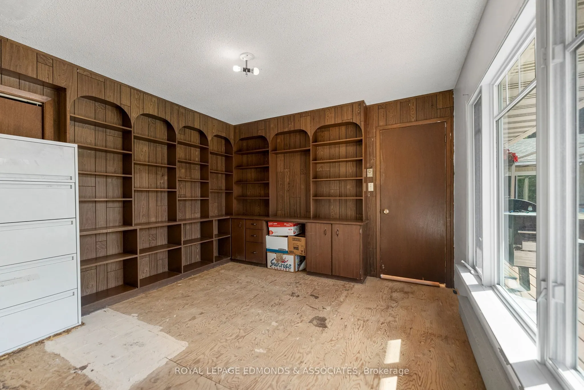 1227 Burns Drive