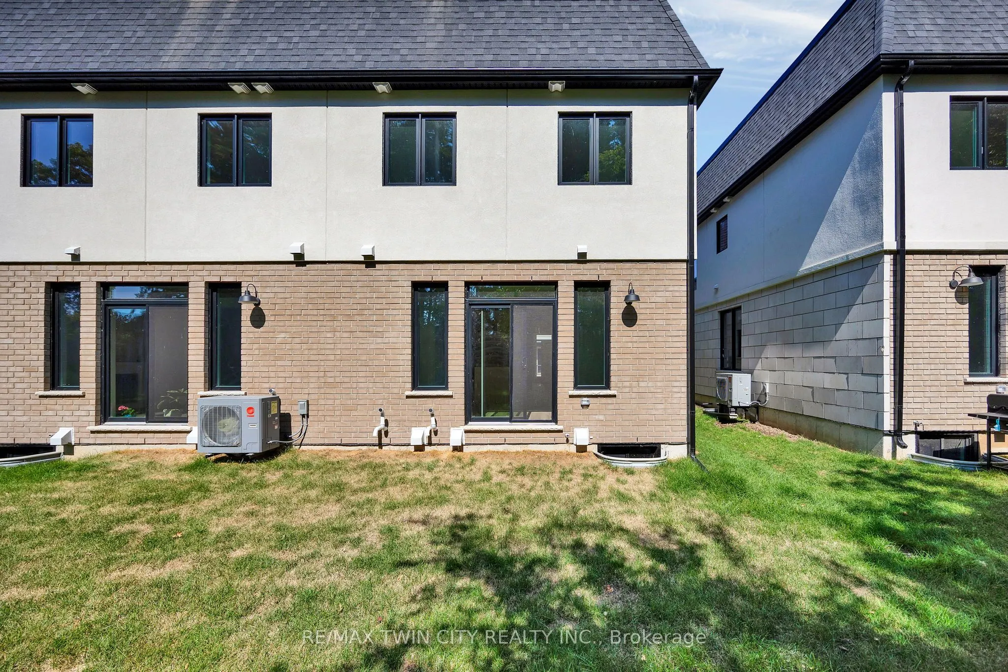 143 Elgin Street N, #Lot 63