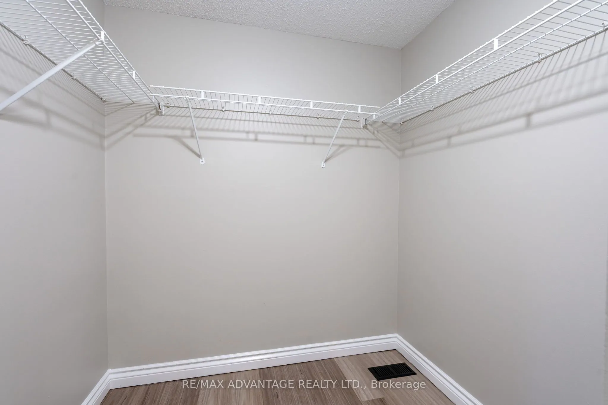 621 Cranbrook Road, #8