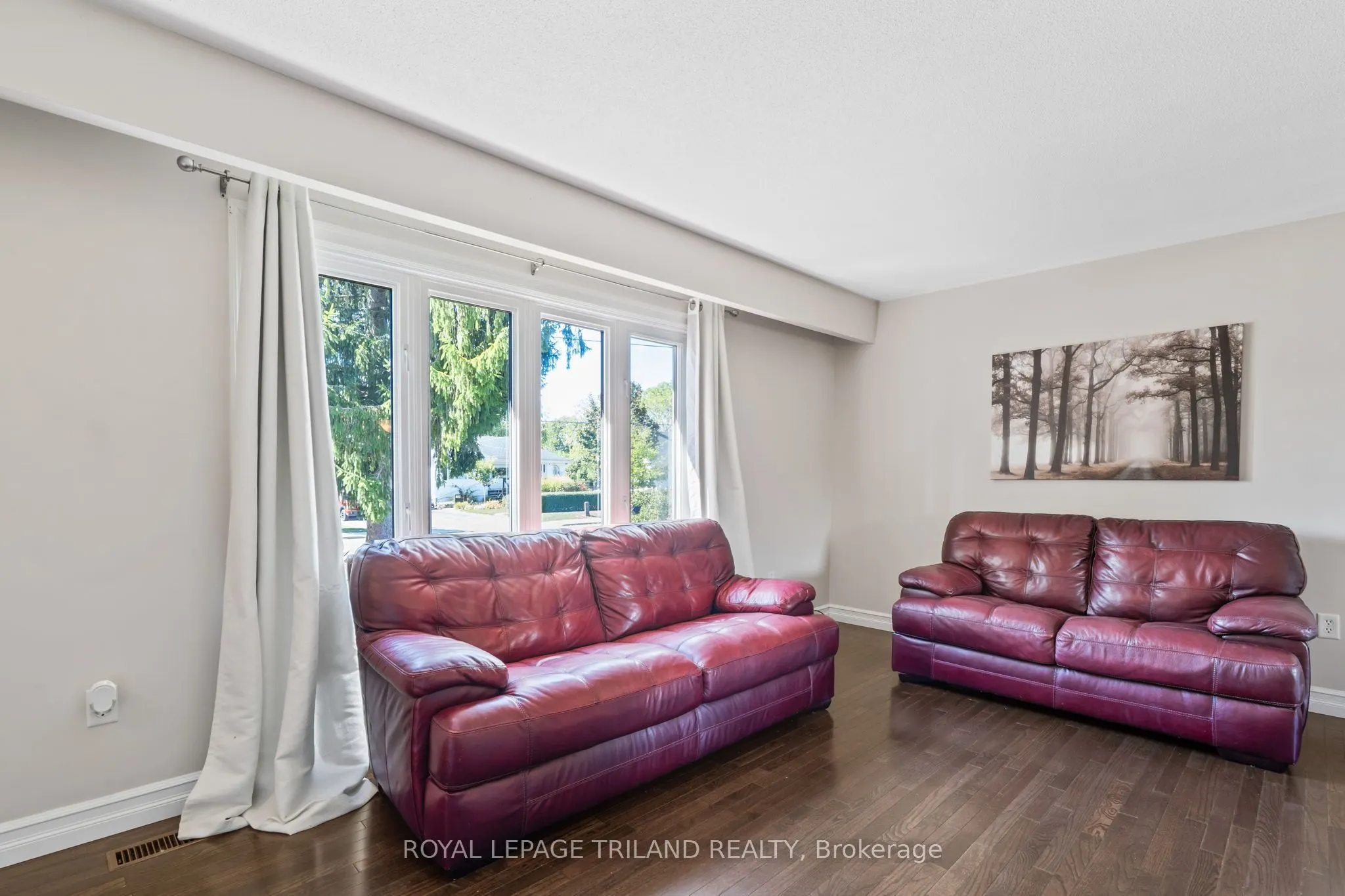 368 Kenmore Place